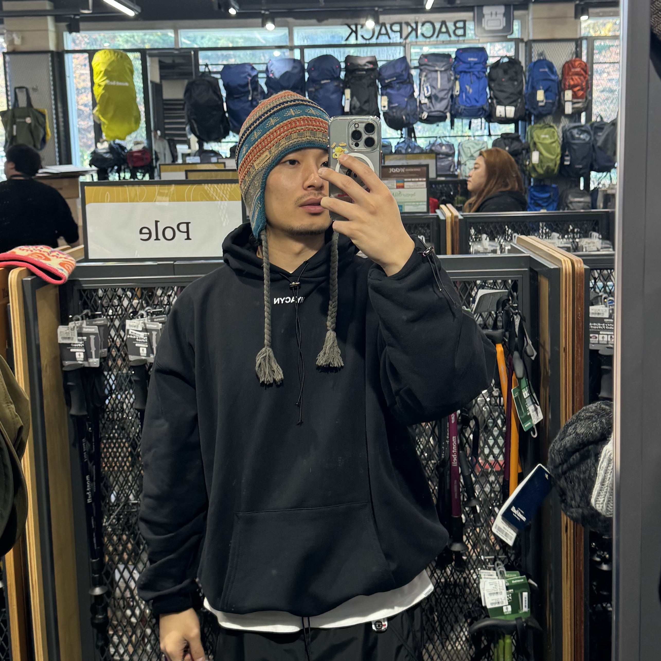 [KREAM 단독] Hyacyn Hoodie Strings Black 착용 스타일 - 2