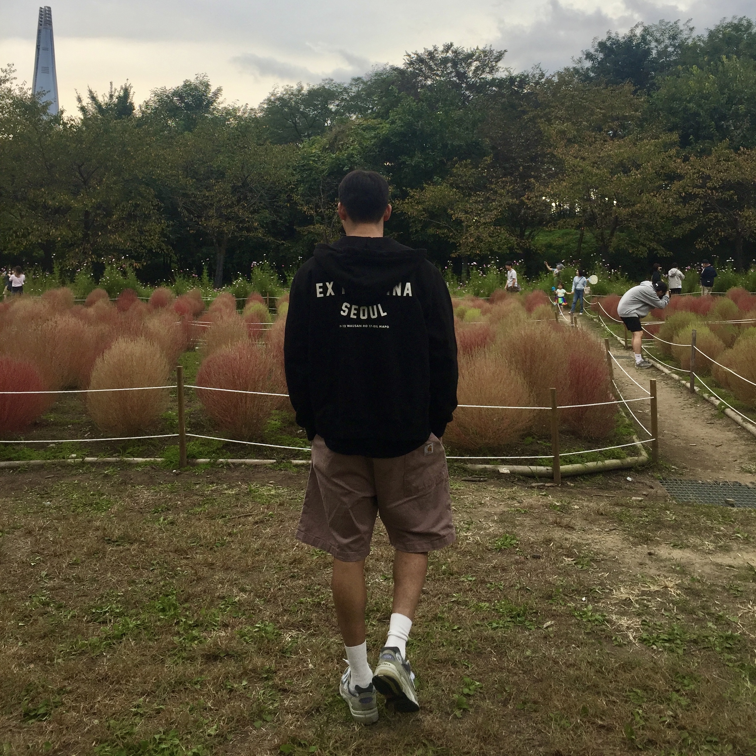 Deus Ex Machina Seoul College Hooded Jacket Black, New Balance 992 Made in USA Grey - D Standard 착용 스타일 - 1
