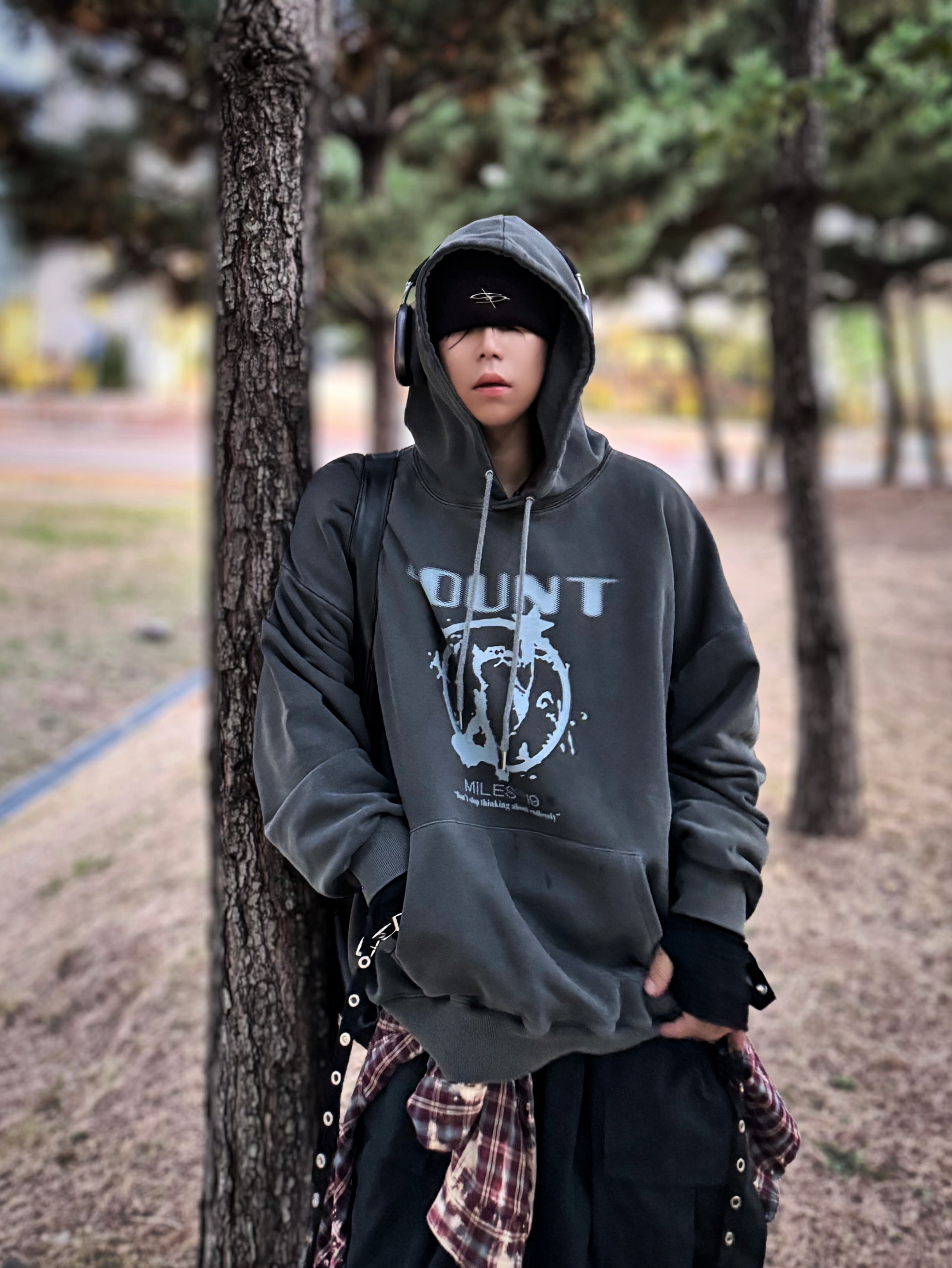 Maison Mihara Yasuhiro Blakey OG Sole Leather Low-top Sneakers White, ERR BY ERRORIST Emblem Cuffless Beanie Black 착용 스타일 - 2