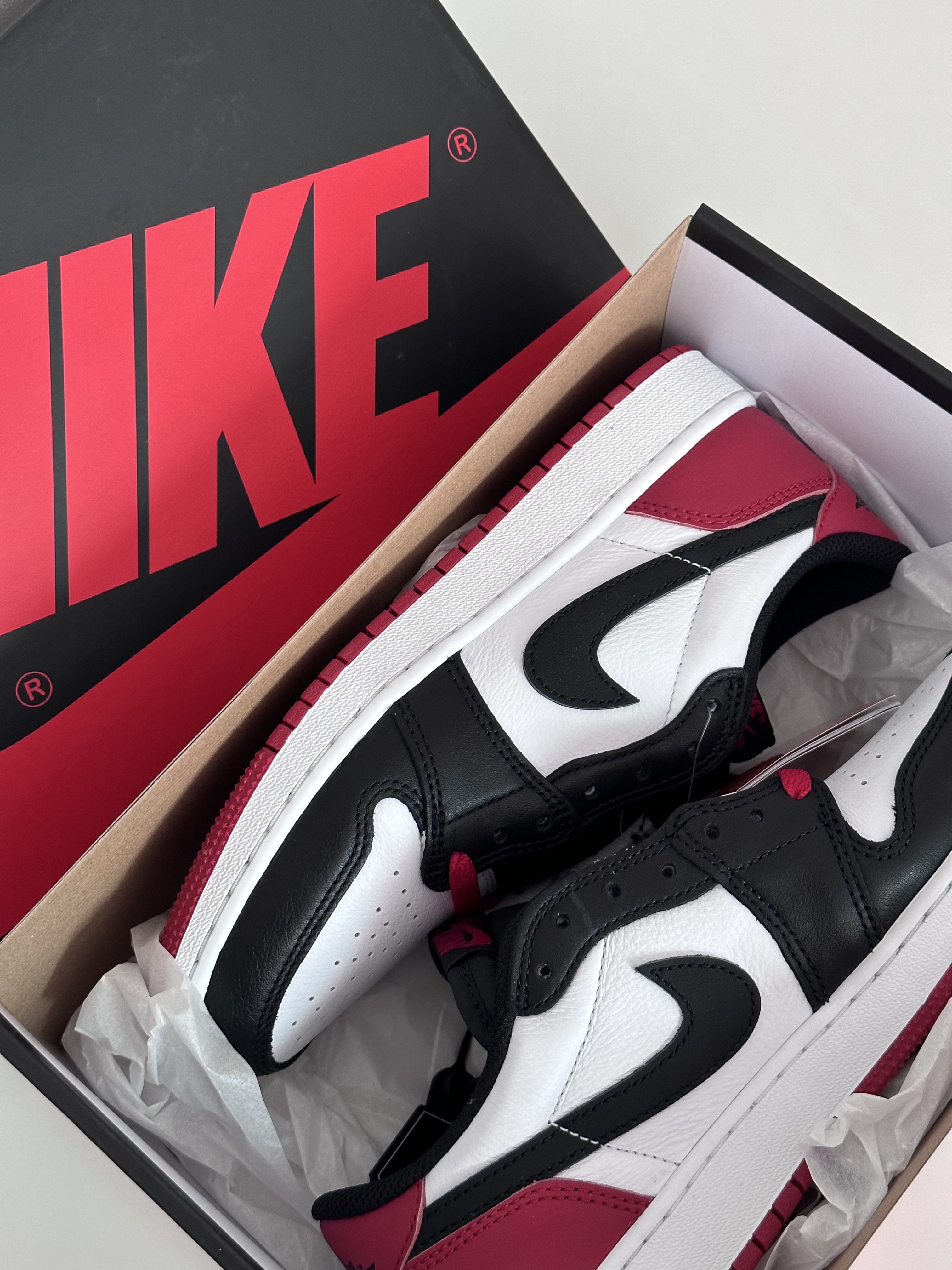 (GS) Jordan 1 Retro Low OG Black Toe 착용 스타일 - 2