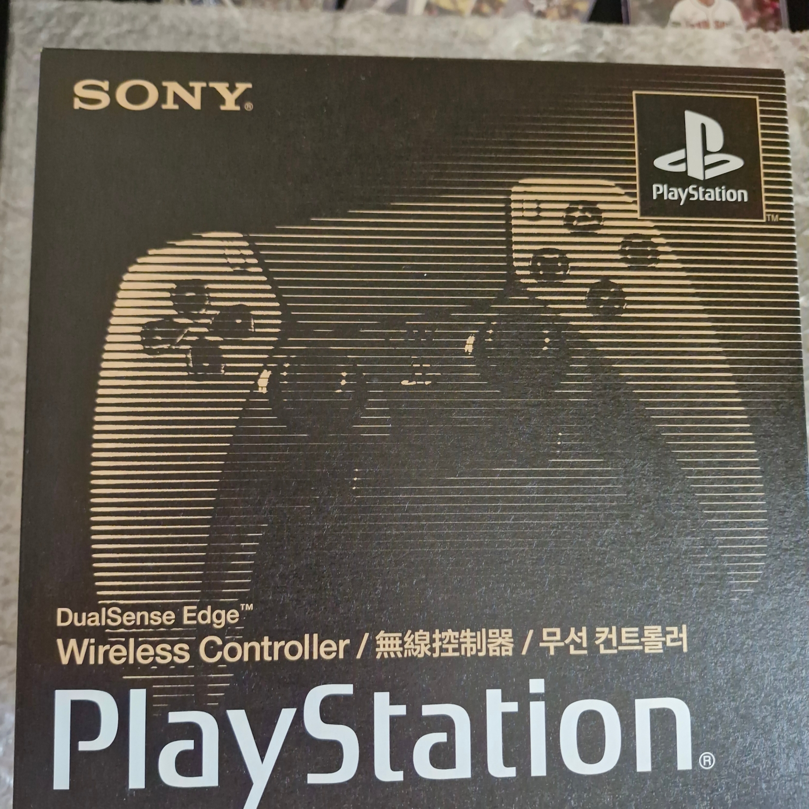Playstation 5 DualSense Edge Wireless Controller 30th Anniversary Limited Edition (SIEK 220V) 착용 스타일