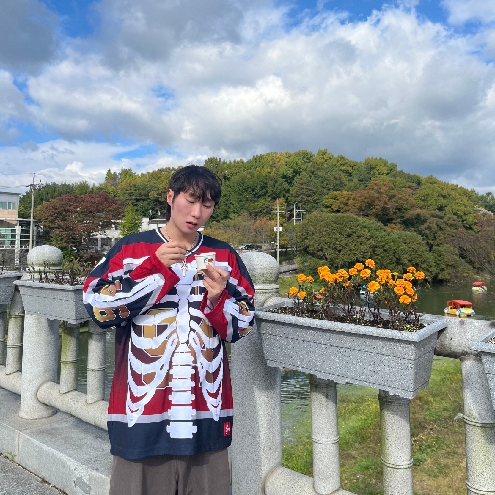 Supreme Bones Hockey Jersey Multicolor - 23FW, Jordan 1 x Travis Scott Retro High OG SP Mocha 착용 스타일 - 2