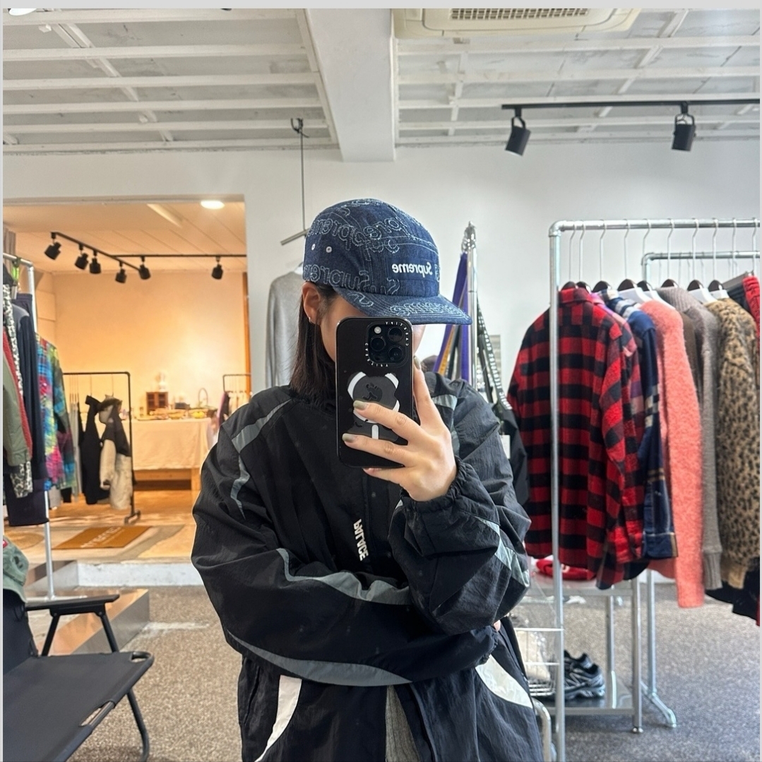 Supreme Lasered Denim Camp Cap Navy - 24FW, Supreme Lasered Denim Camp Cap Black - 24FW 착용 스타일 - 1