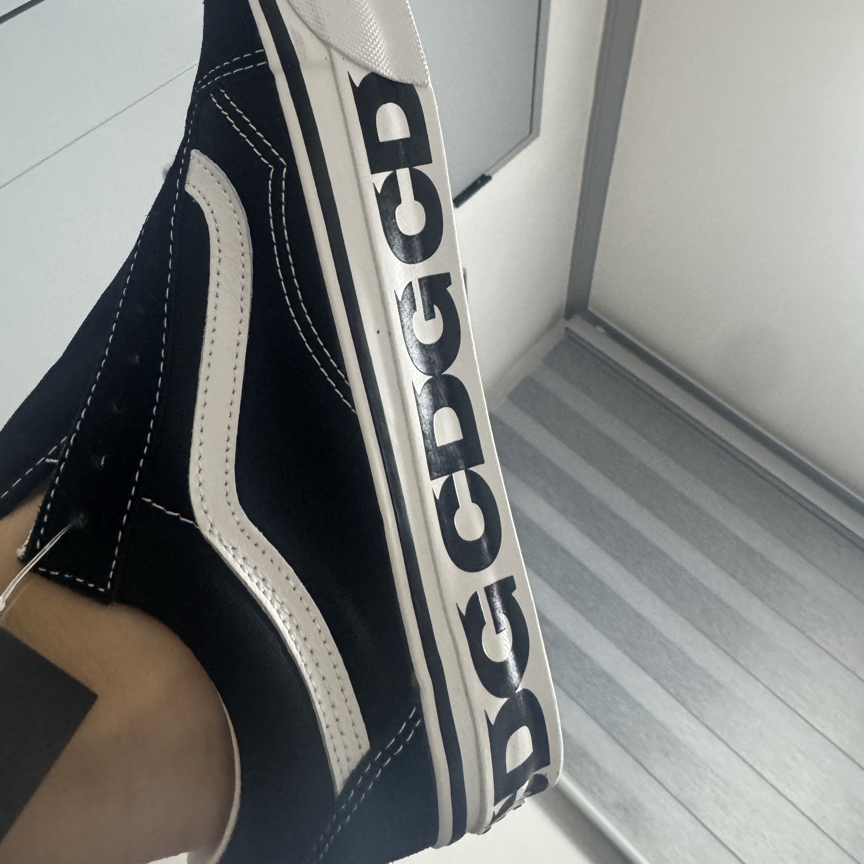 Vans x CDG OTW Old Skool Black 착용 스타일