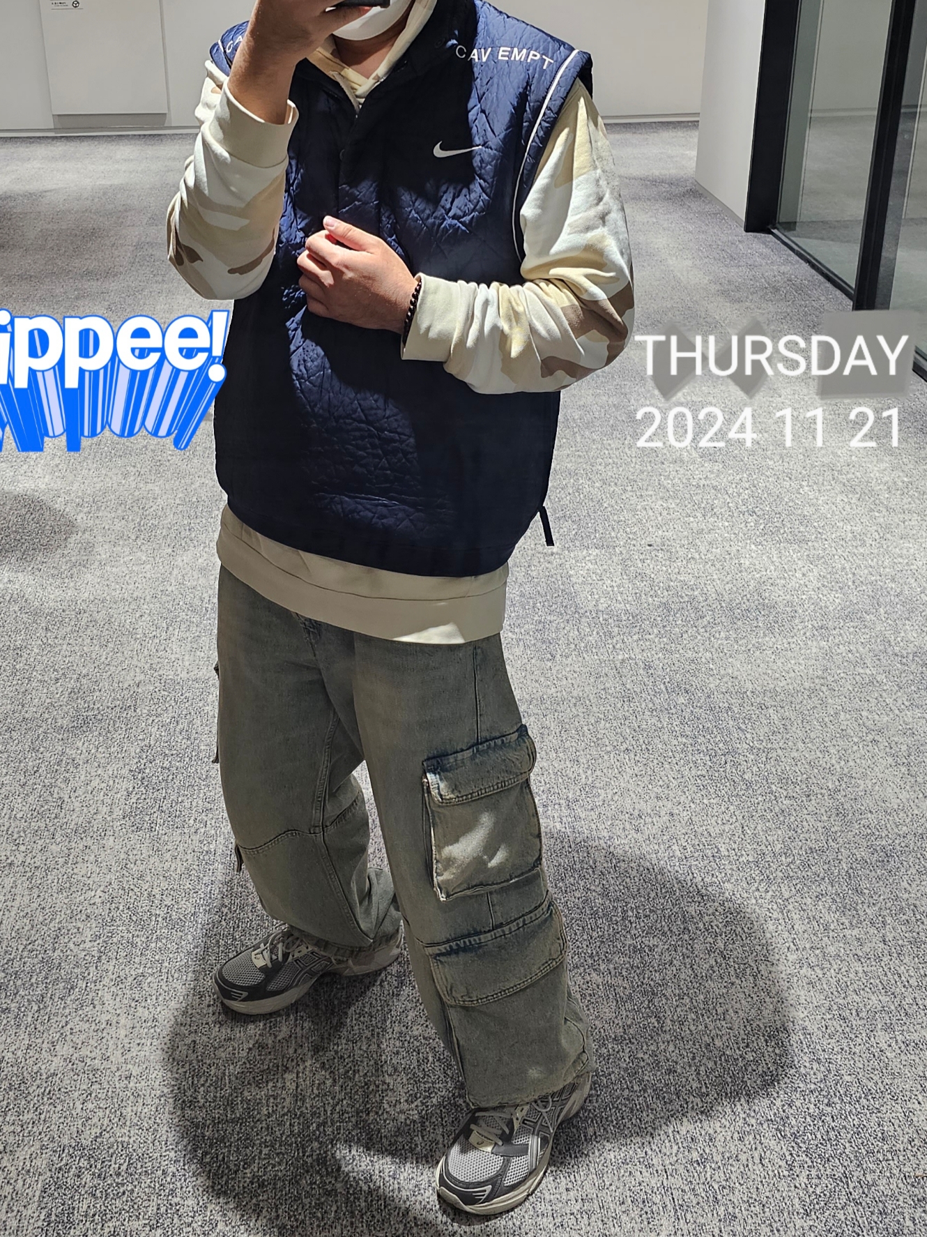 Nike x Cav Empt Vest Navy, Zara Utility Cargo Jeans Blue 착용 스타일