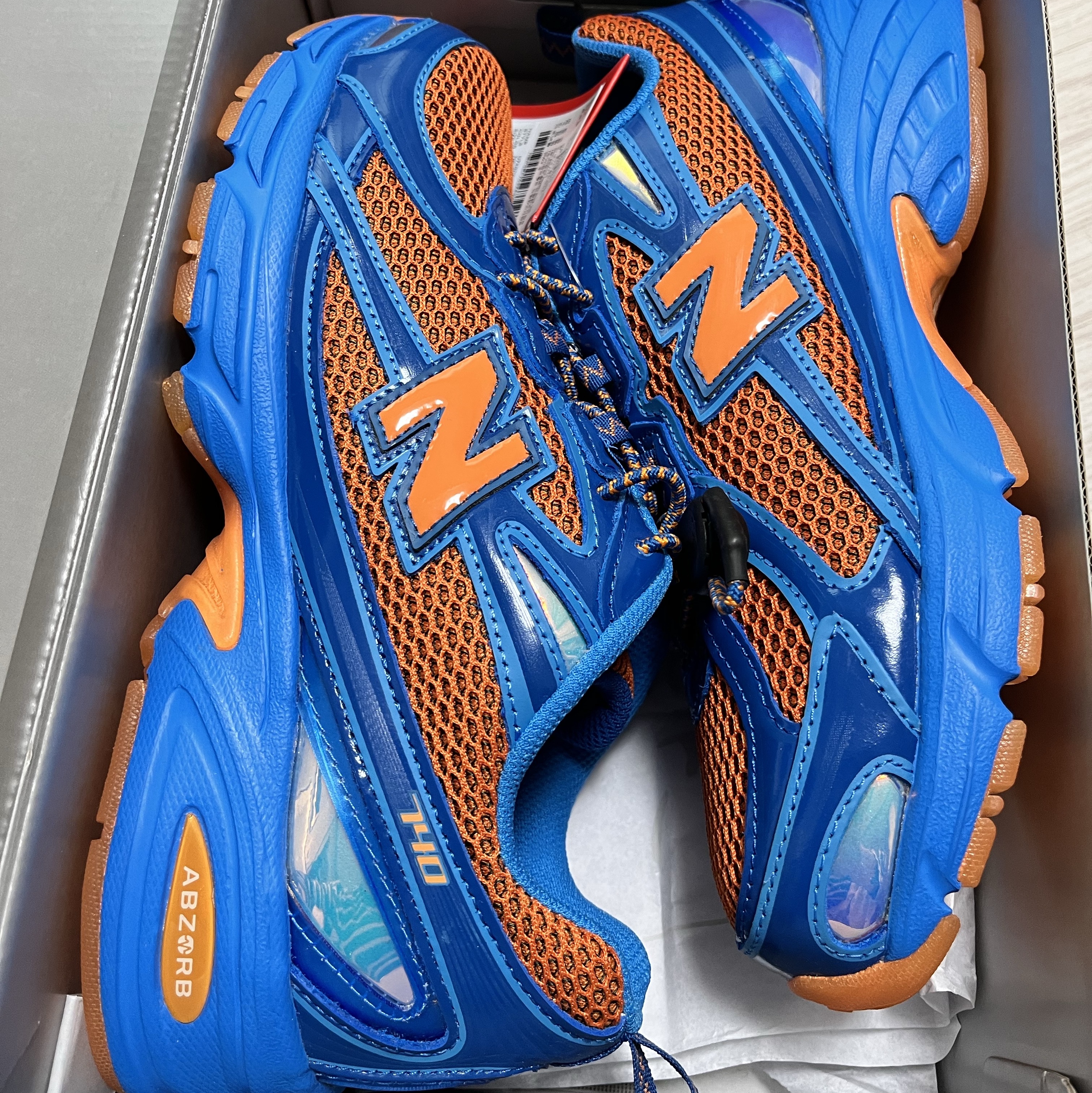 New Balance x Amine 740v2 Snorkel Blue Persimmon Orange 착용 스타일