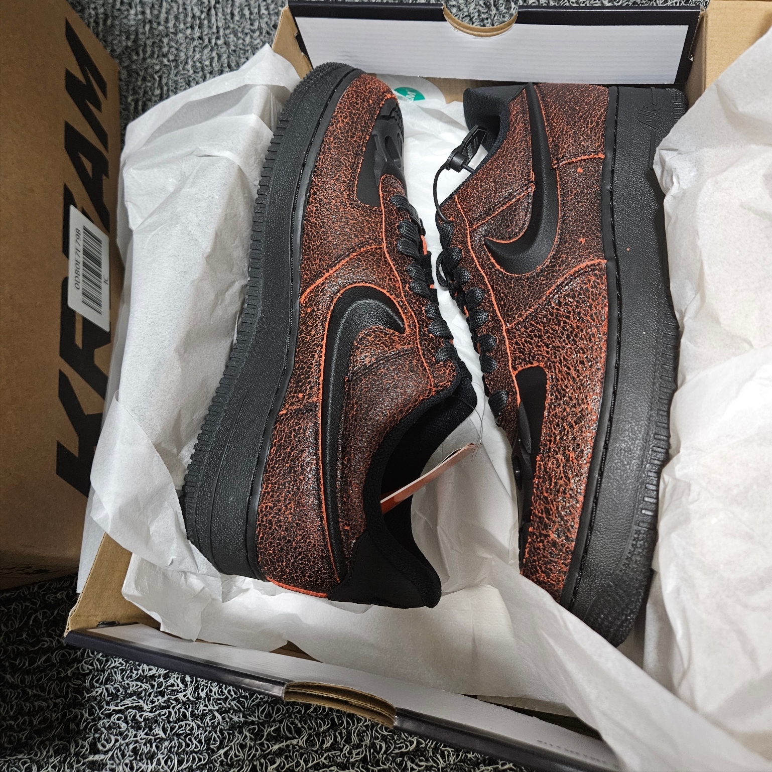 Nike Air Force 1 Retro QS Halloween 착용 스타일