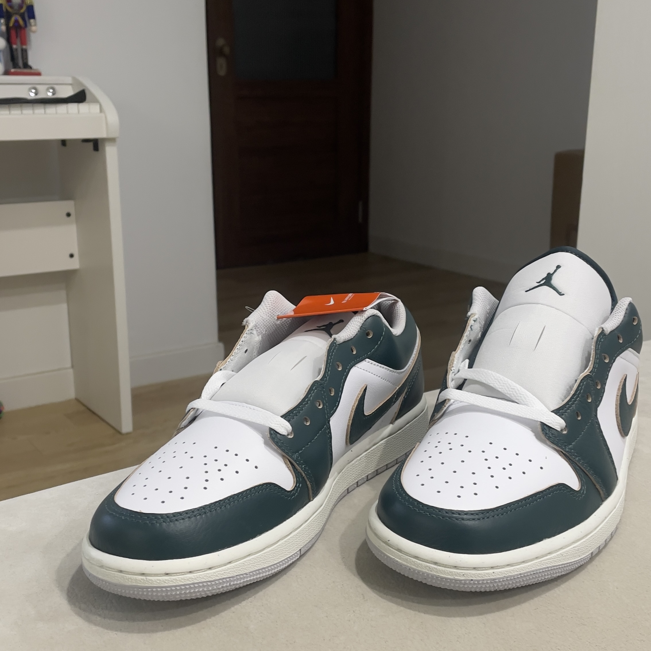 Jordan 1 Low SE Oxidized Green White 착용 스타일