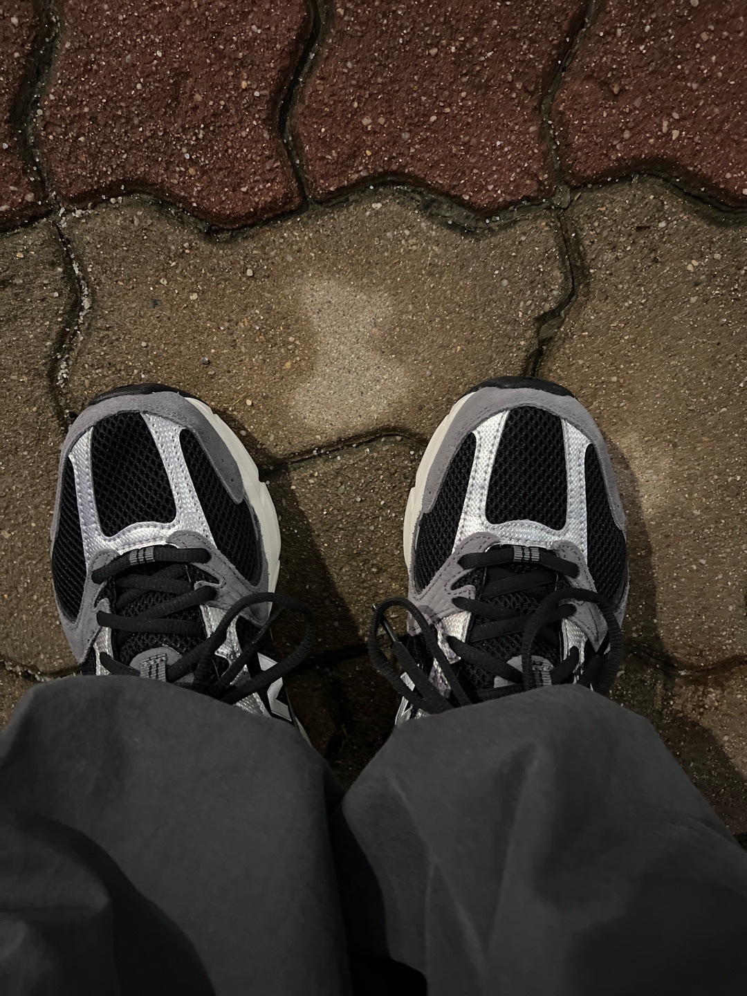 New Balance 530 Black 착용 스타일