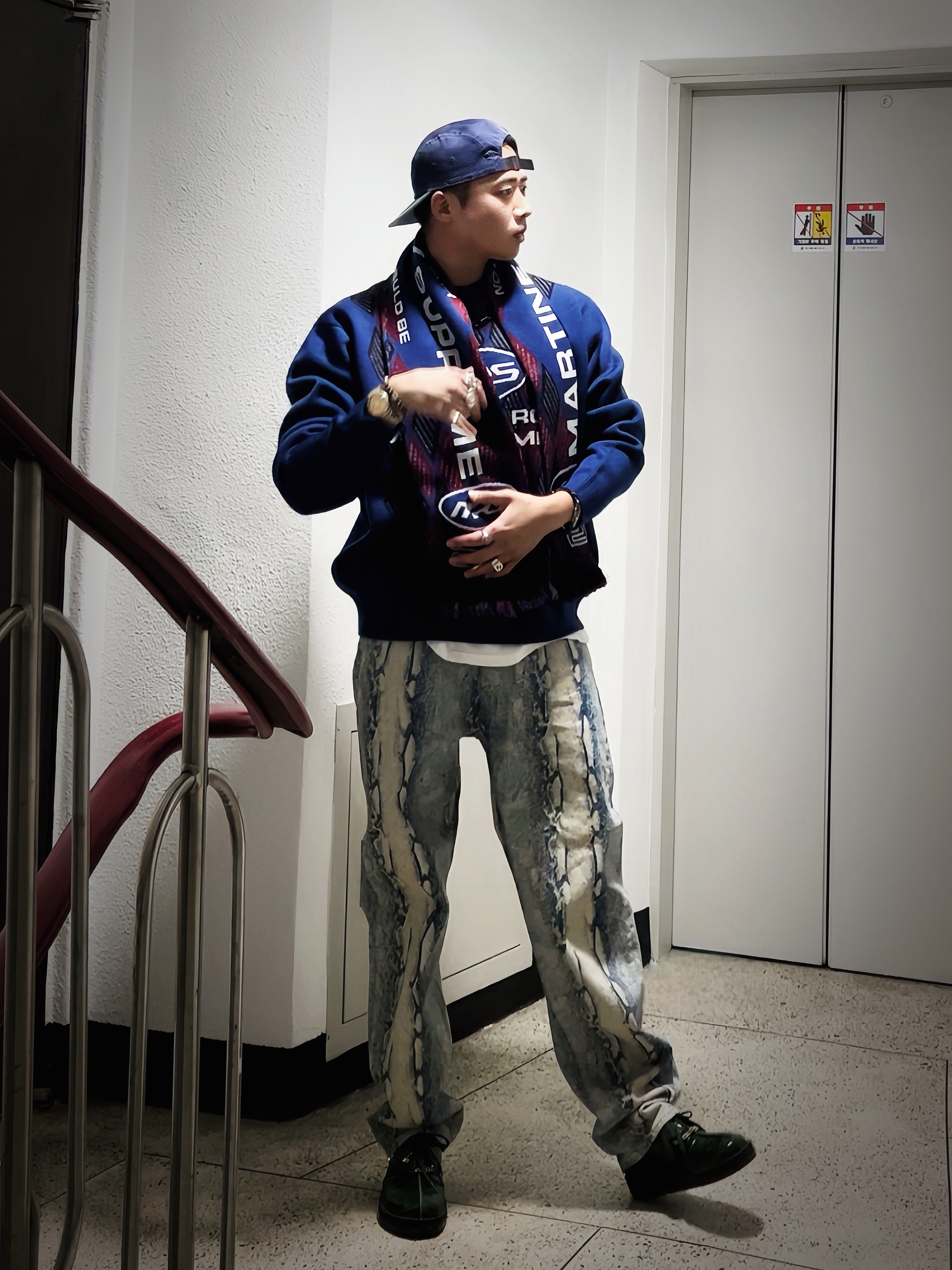Supreme x The North Face Bandana T-Shirt White - 22SS, Supreme x Martine Rose Sweater Blue - 24FW 착용 스타일 - 4