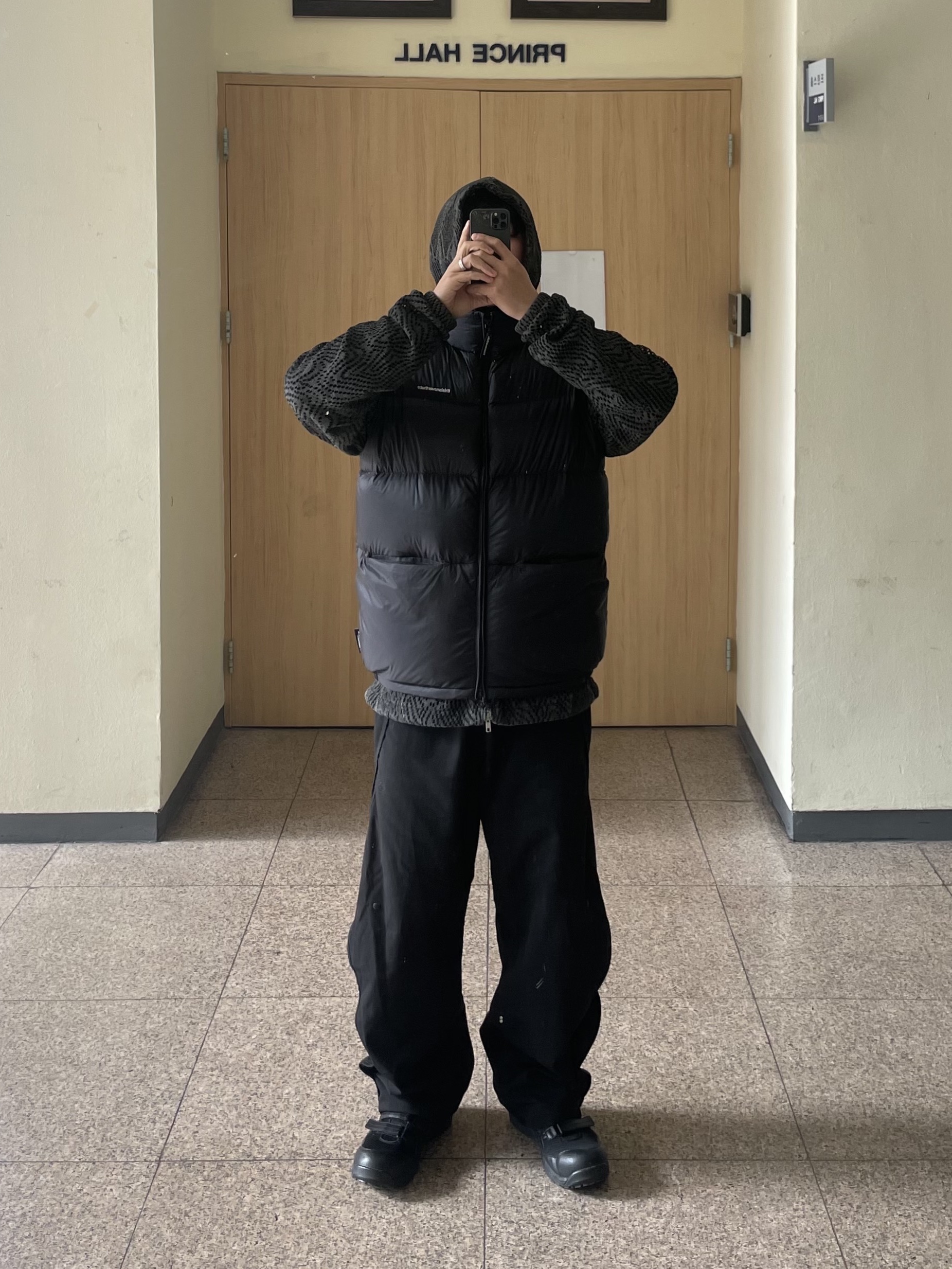 Xlim Ep.5 Synopsis 01 Zip Up Charcoal, Sansan Gear Wave Pants Black - 22FW 착용 스타일 - 2