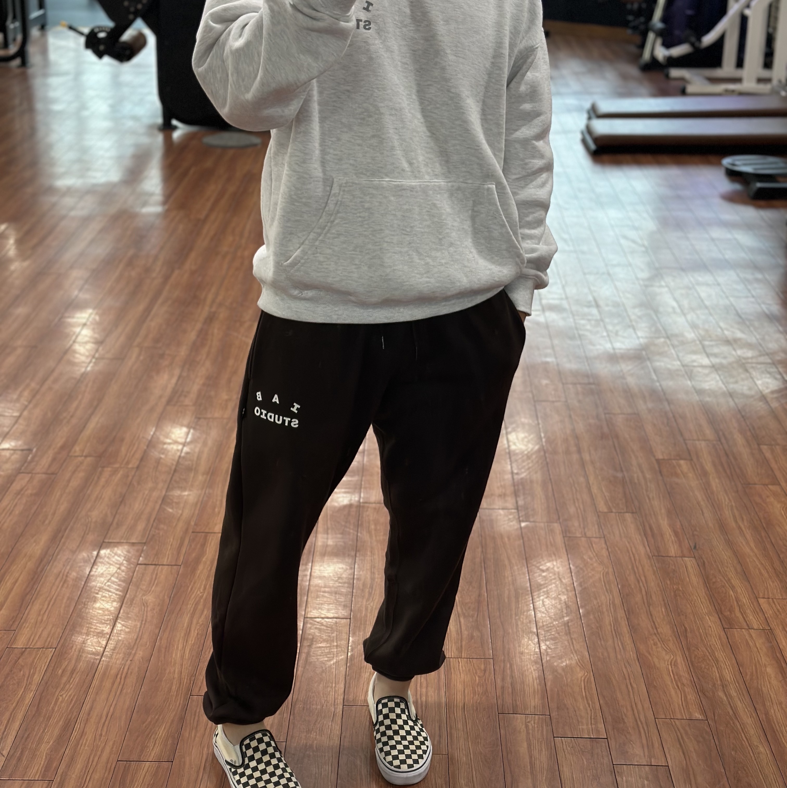 IAB Studio Sweatpants Brown 착용 스타일 - 1