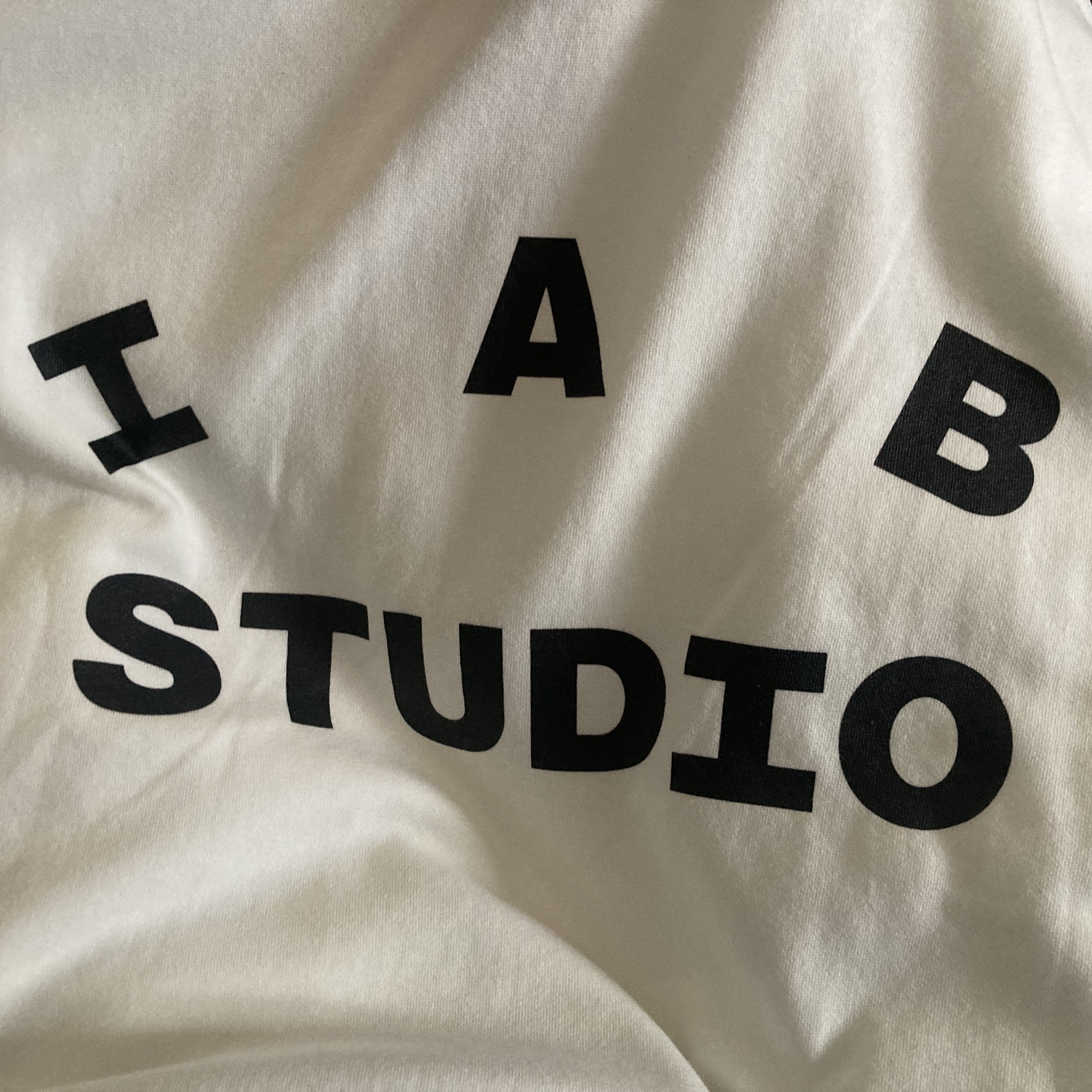 IAB Studio x Pokemon Unown T-Shirt White 착용 스타일 - 2