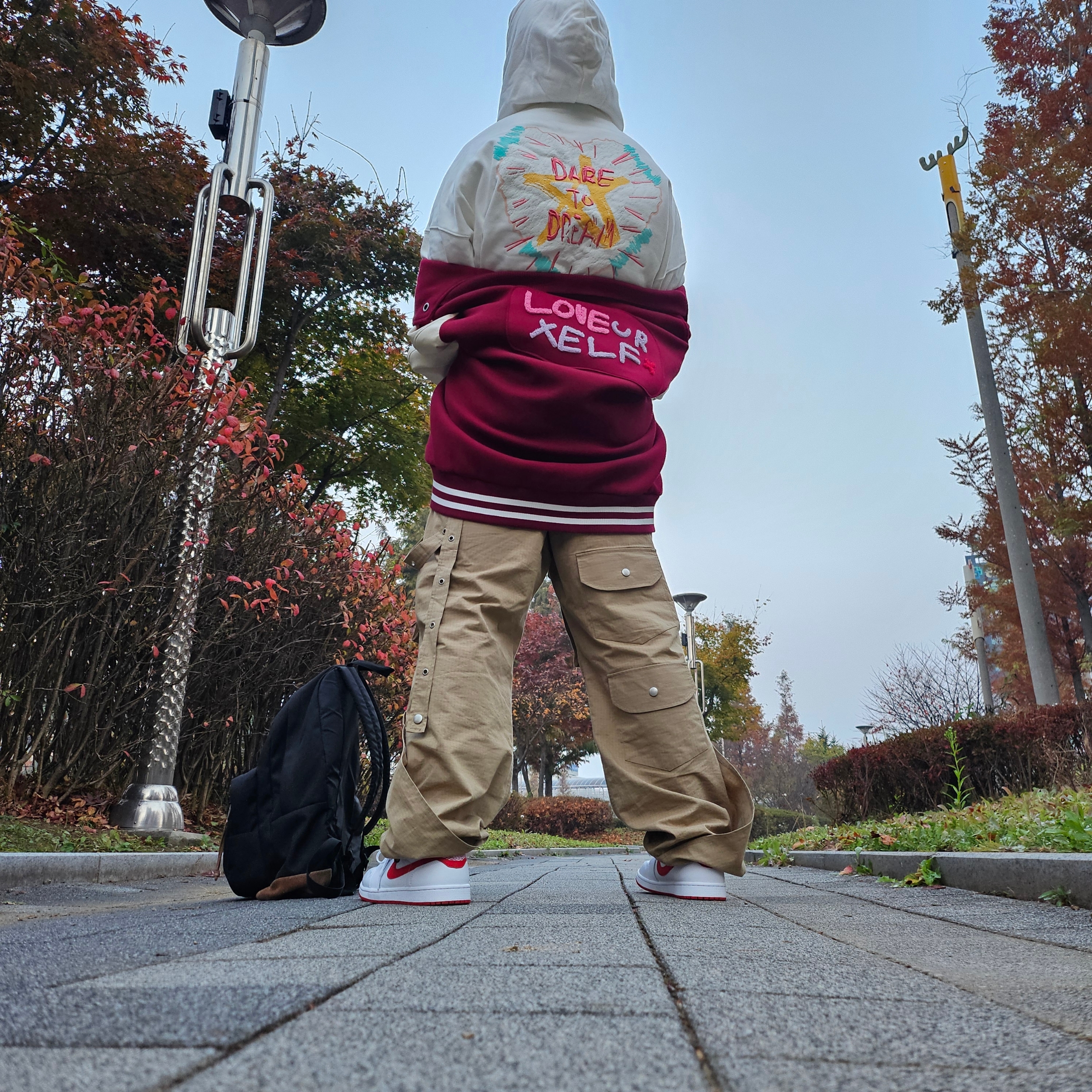 Supreme x MM6 Maison Margiela Painted Camp Cap White - 24SS, Jordan 1 Retro Low OG University Red 착용 스타일 - 3