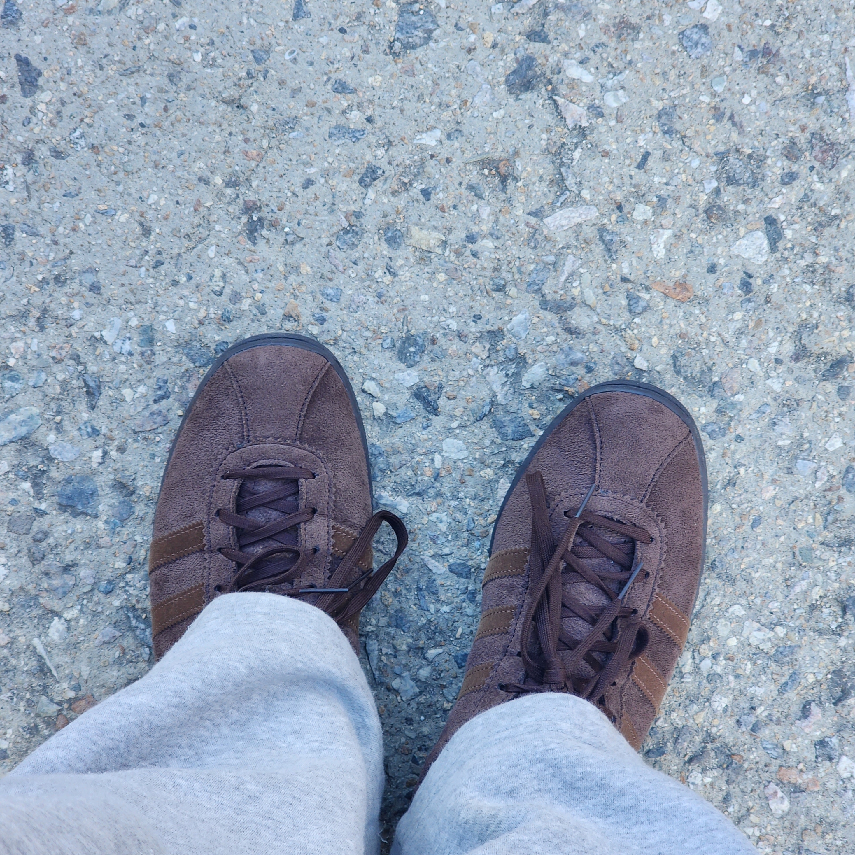 Adidas Tobacco Gruen Dark Brown 착용 스타일 - 3