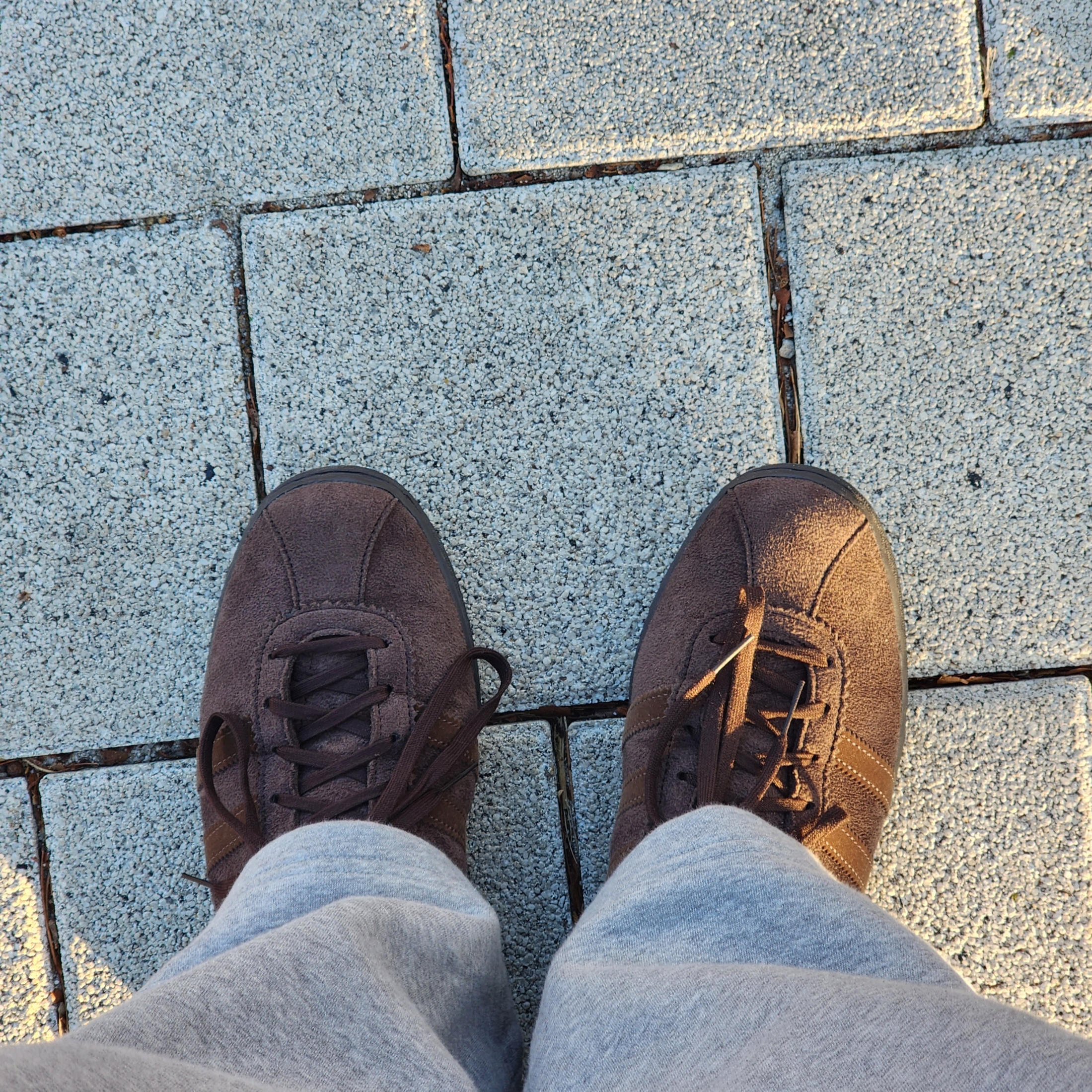 Adidas Tobacco Gruen Dark Brown 착용 스타일 - 1