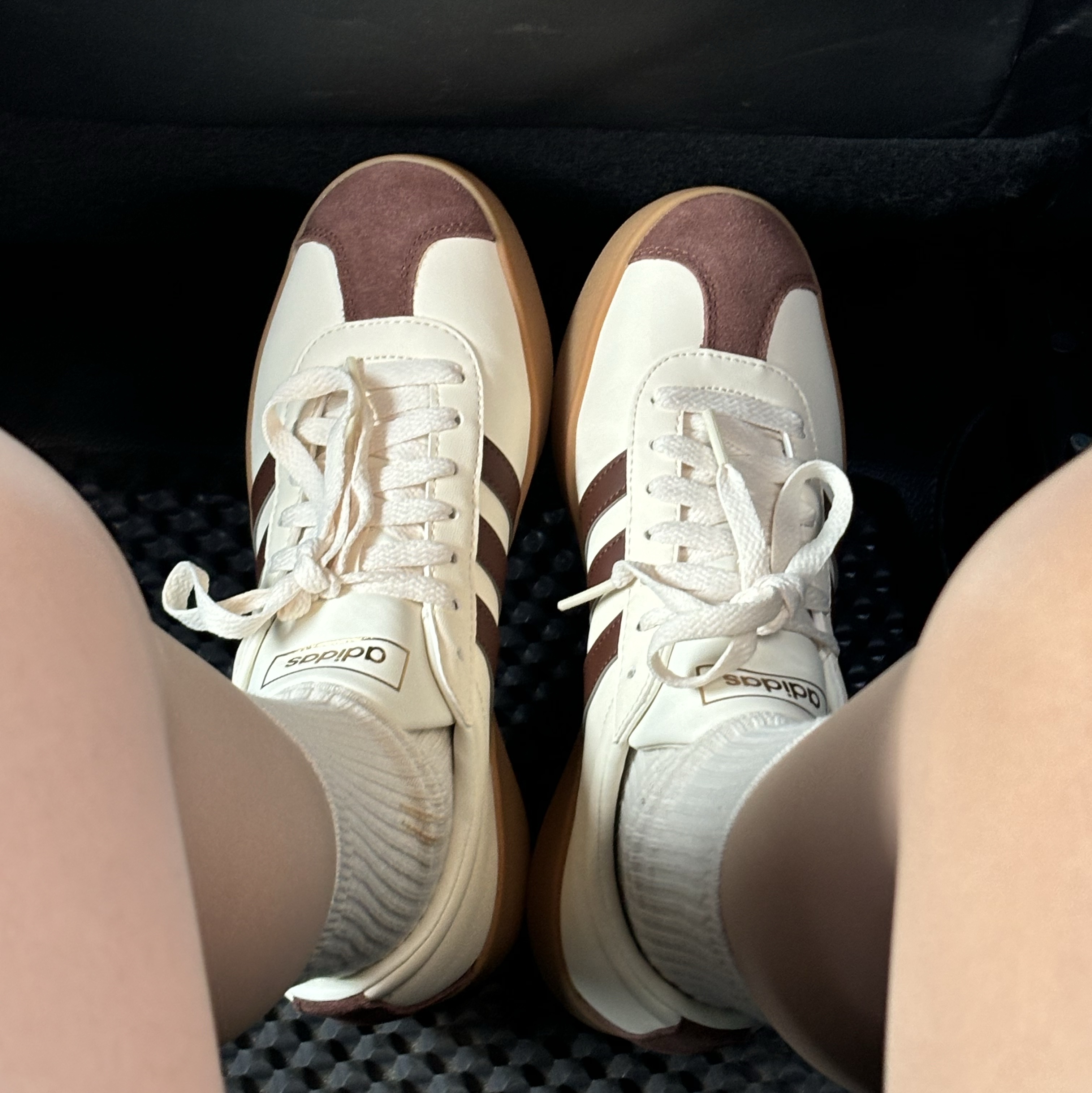 Adidas VL Court 2.0 Cream Brown 착용 스타일 - 1