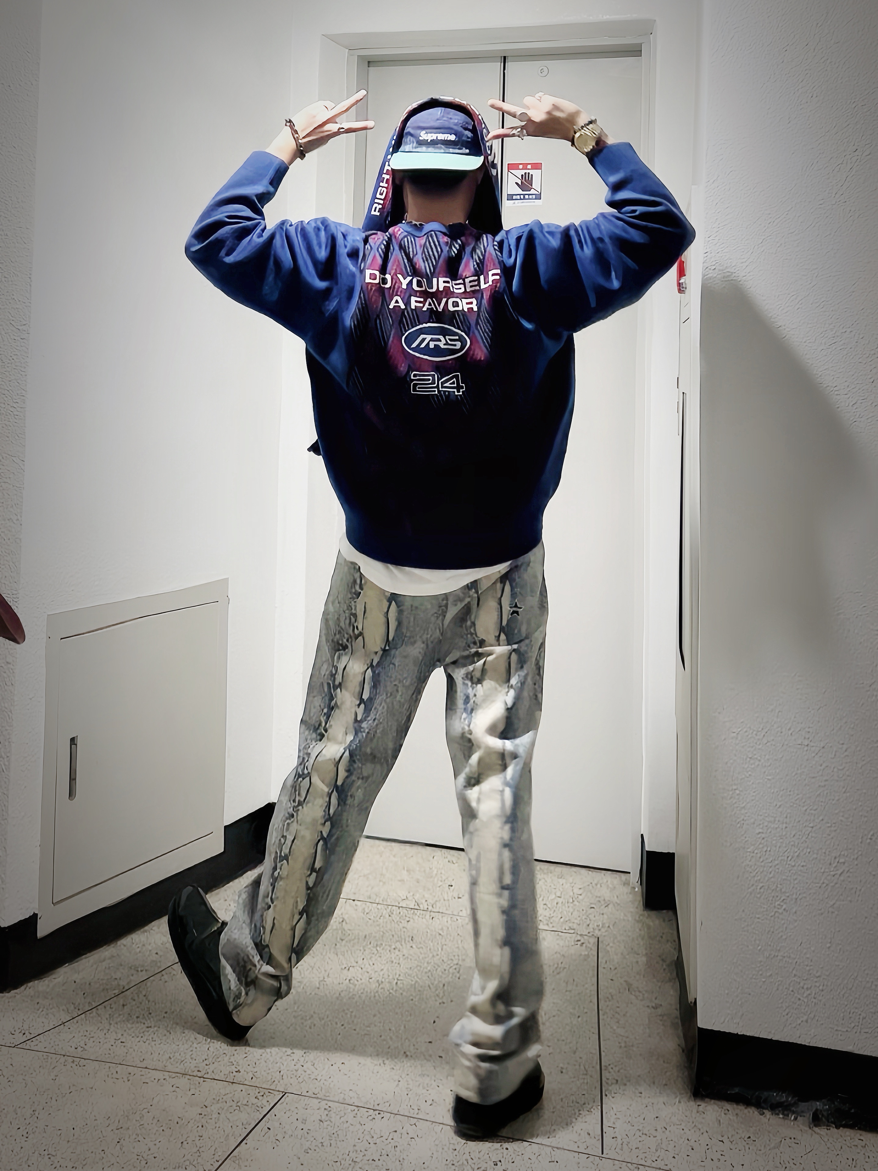 Supreme x The North Face Bandana T-Shirt White - 22SS, Supreme x Martine Rose Sweater Blue - 24FW 착용 스타일 - 2