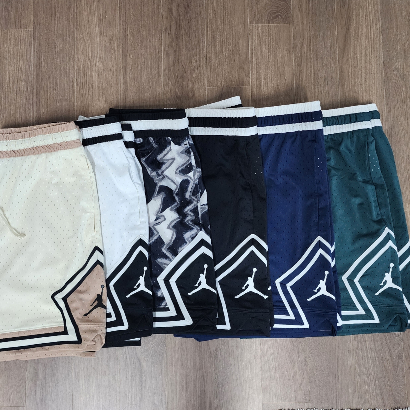 Jordan Dri-Fit Sport Diamond Shorts Black - Asia, Jordan Dri-Fit Sport Diamond Shorts Coconut Milk - Asia 착용 스타일