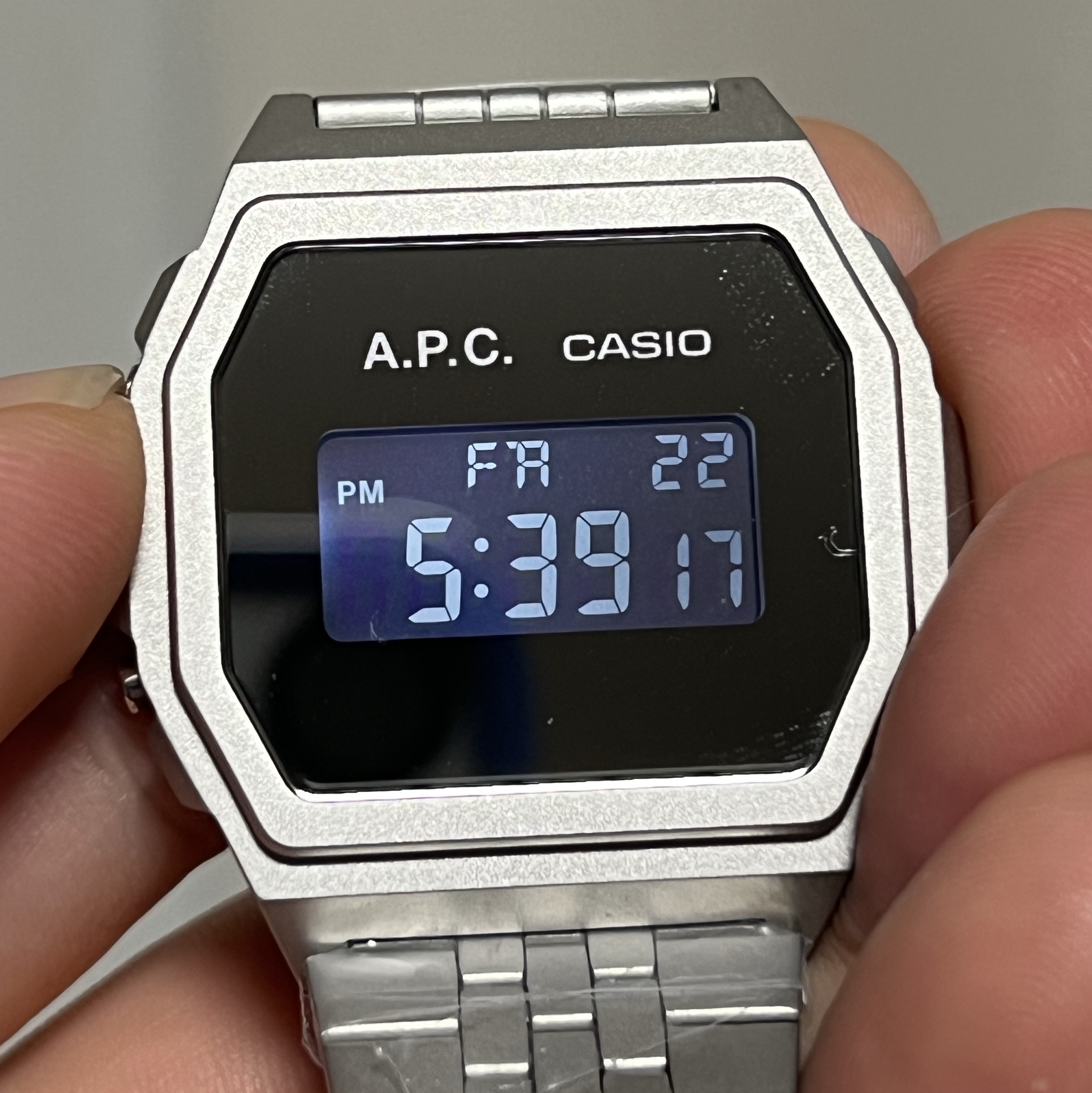 Casio x A.P.C. A1000ACD-7, Gucci Icon Thin Band 18K Yellow Gold 착용 스타일 - 3