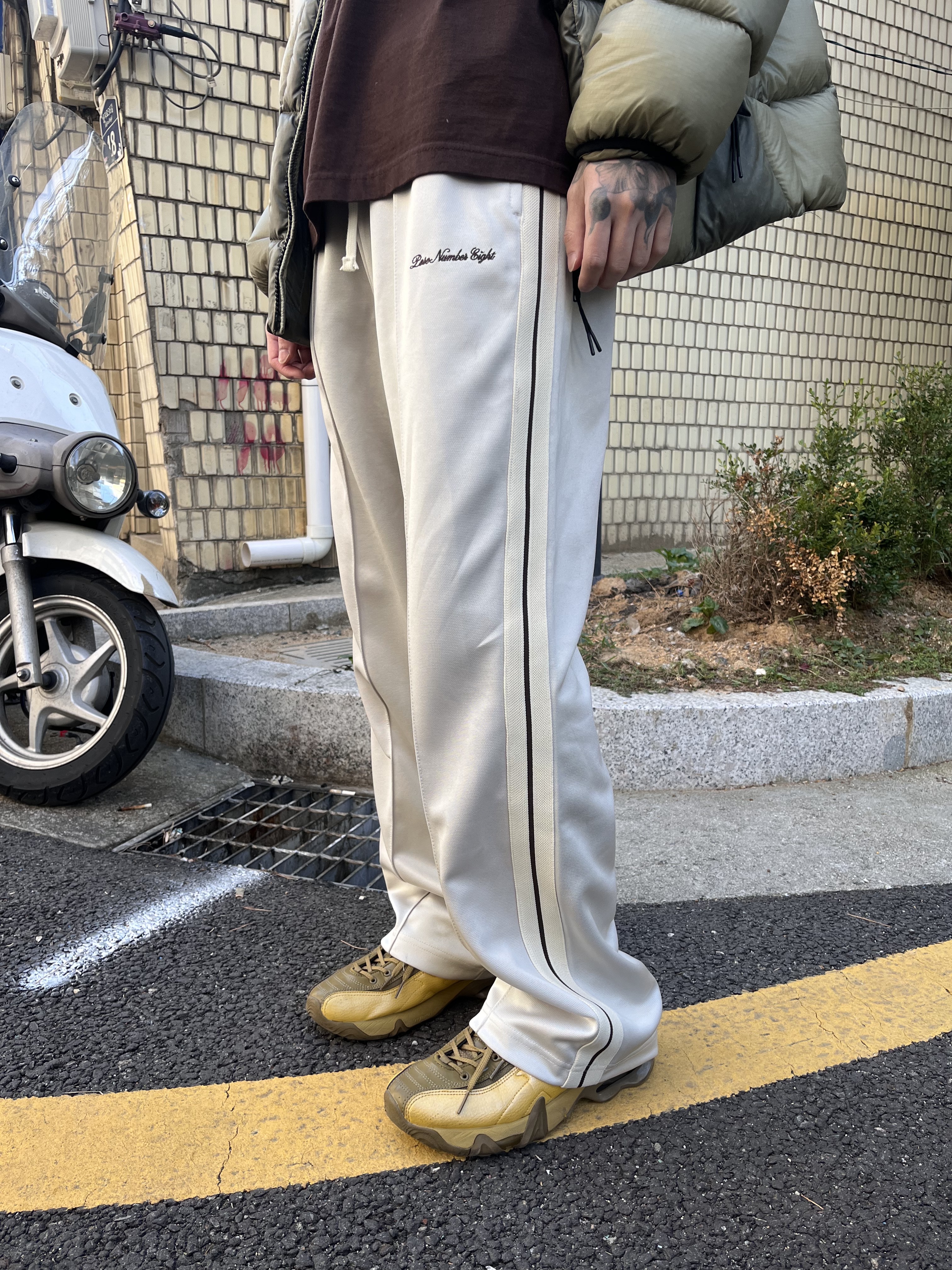 Sansan Gear Heavyweight Down Jacket Jade - 22FW, Asics x Kiko Kostadinov Novalis Gel-Teremoa Medallion Yellow Honey 착용 스타일 - 2