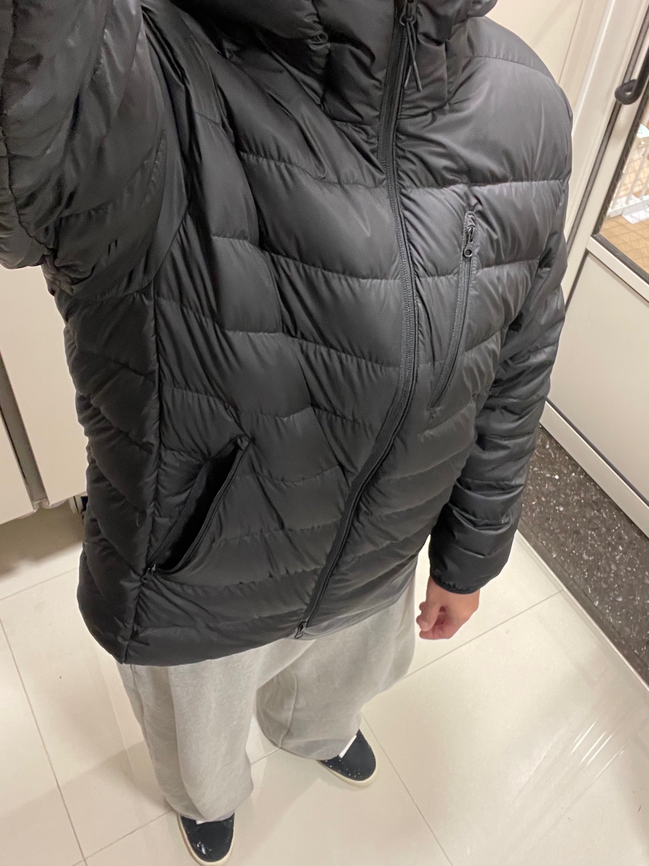 Musinsa Standard City Leisure Hooded Light Down Jacket Black 착용 스타일 - 4