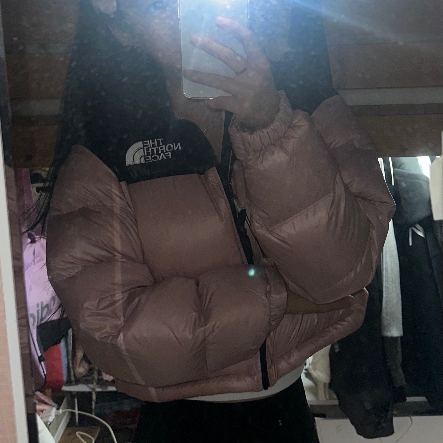 (W) The North Face Nuptse Short Jacket Pastel Pink, Stussy New Era 9twenty Basic Trucker Black 착용 스타일 - 3