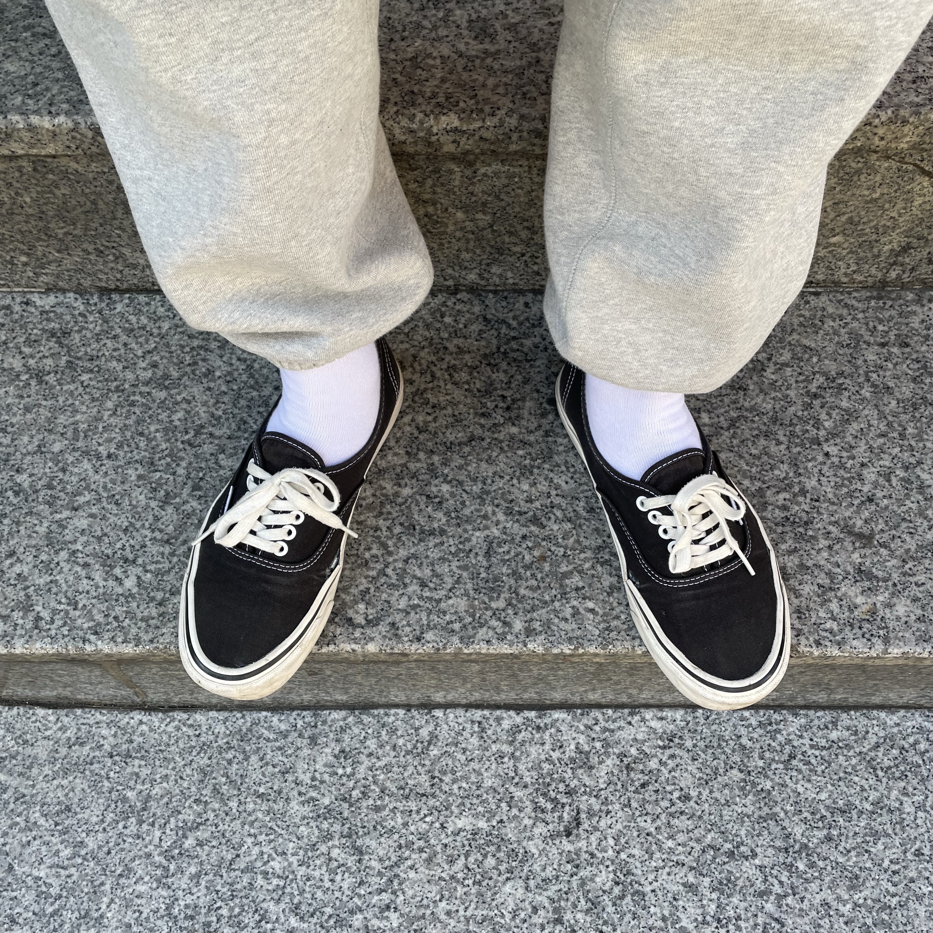 Vans Authentic 44 DX Anaheim Factory Black 착용 스타일