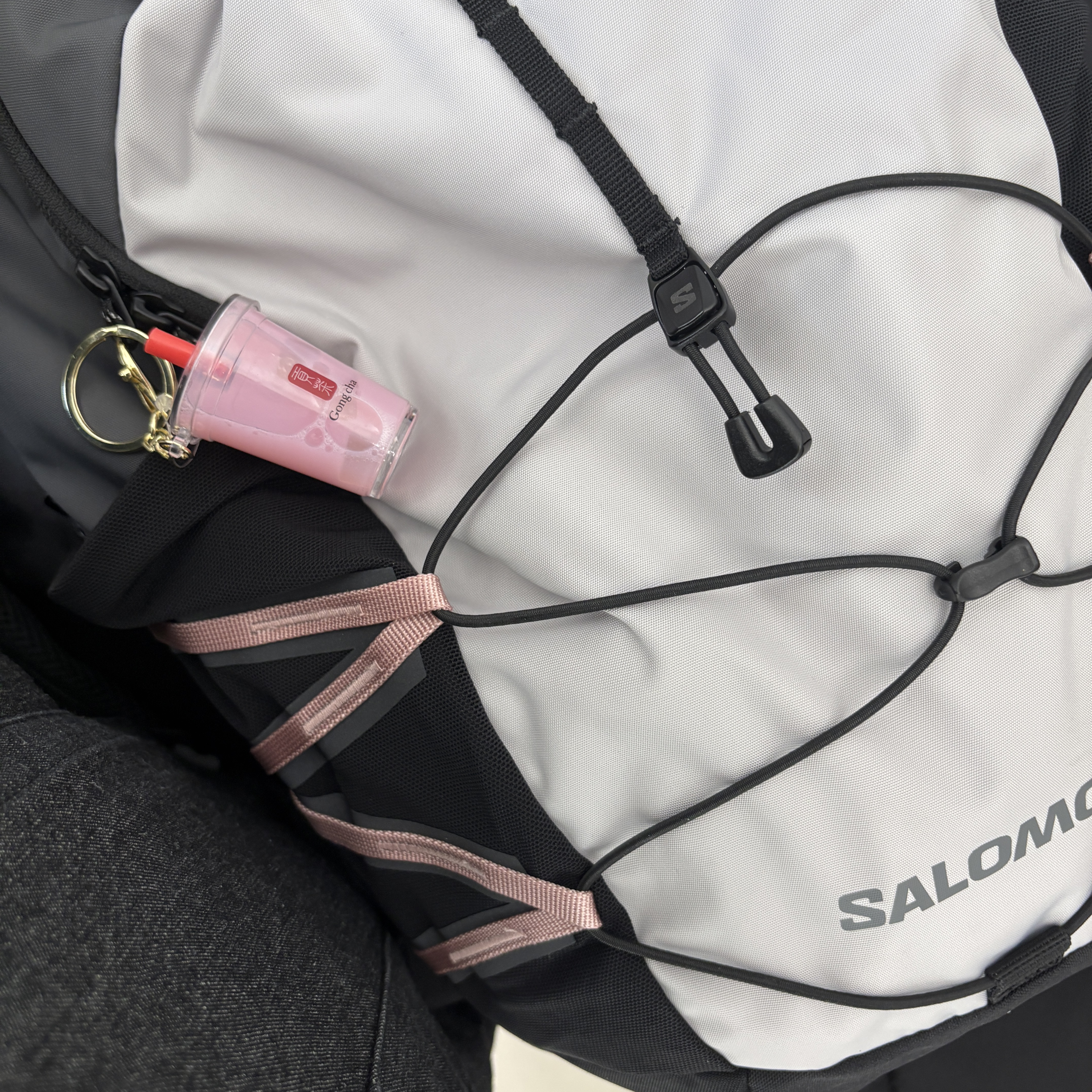 Salomon Quick Lace LT Backpack Light Grey 착용 스타일