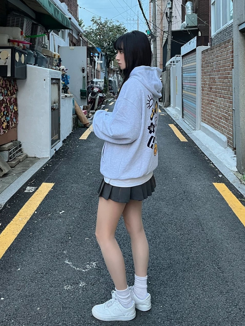 TONY HAWK Kitsch Graphic Hoodie Mellange 착용 스타일 - 2