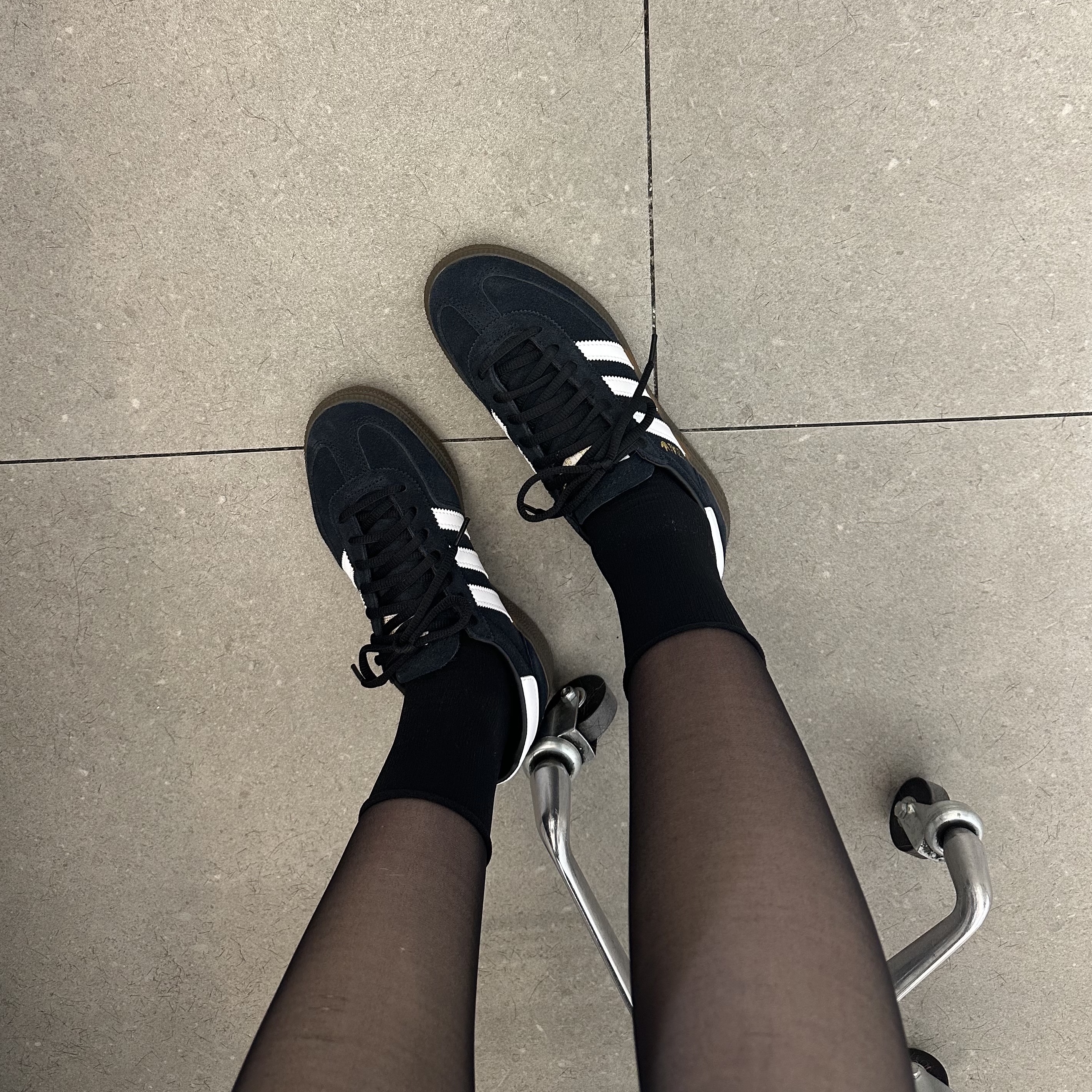 Adidas Spezial Handball Core Black 착용 스타일