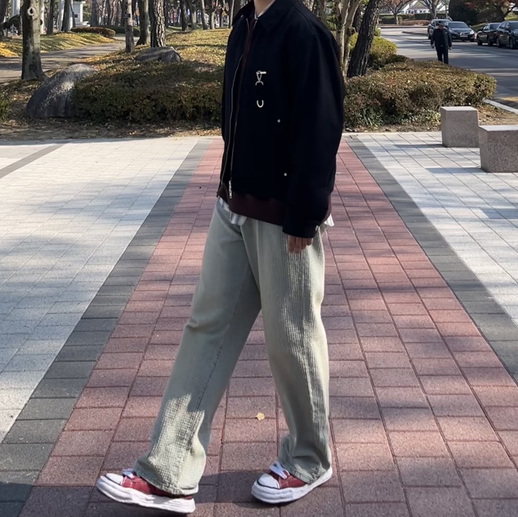 Maison Mihara Yasuhiro Peterson23 OG Sole Canvas Low-top Sneakers Bordeaux 착용 스타일