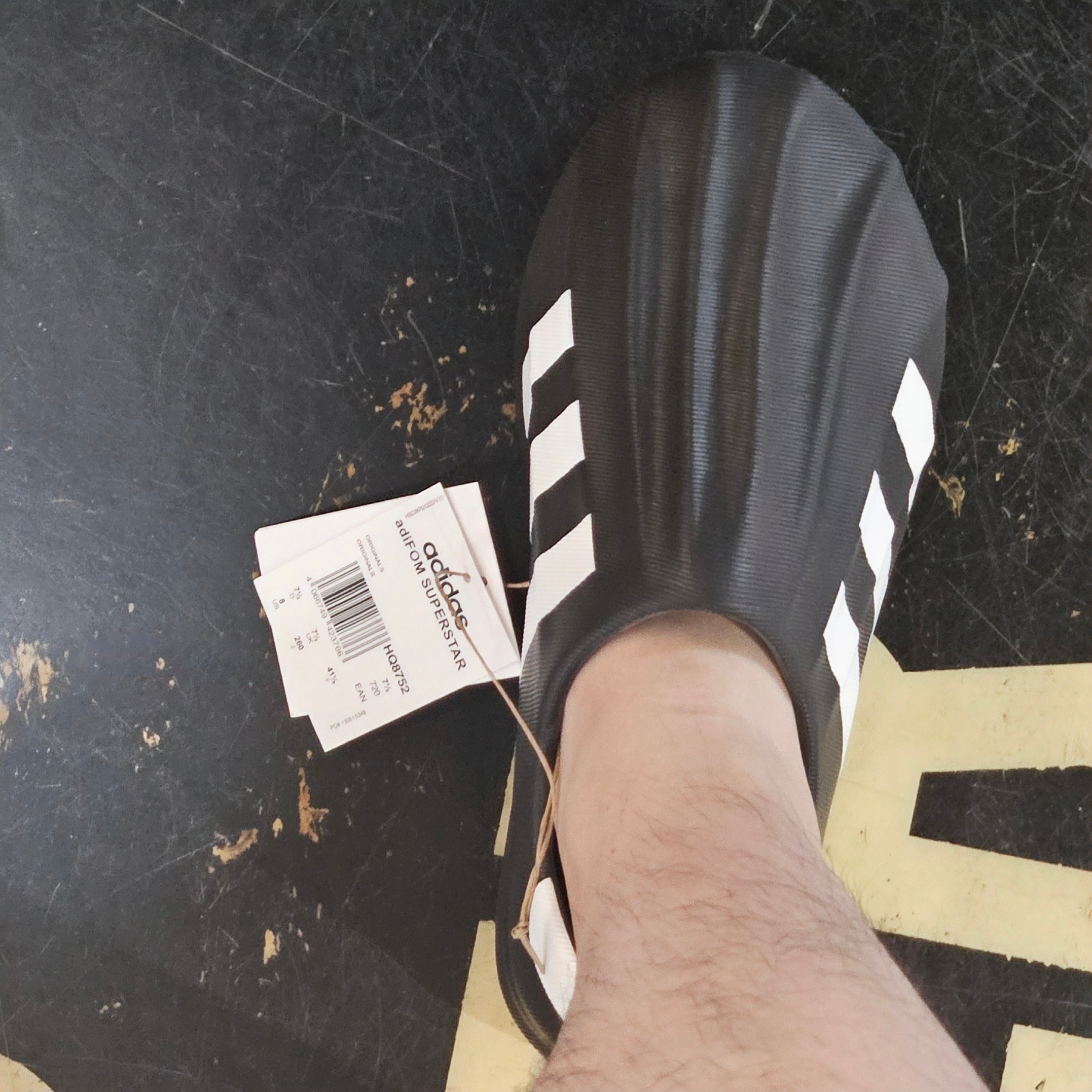 Adidas Adifom Superstar Mule Core Black 착용 스타일