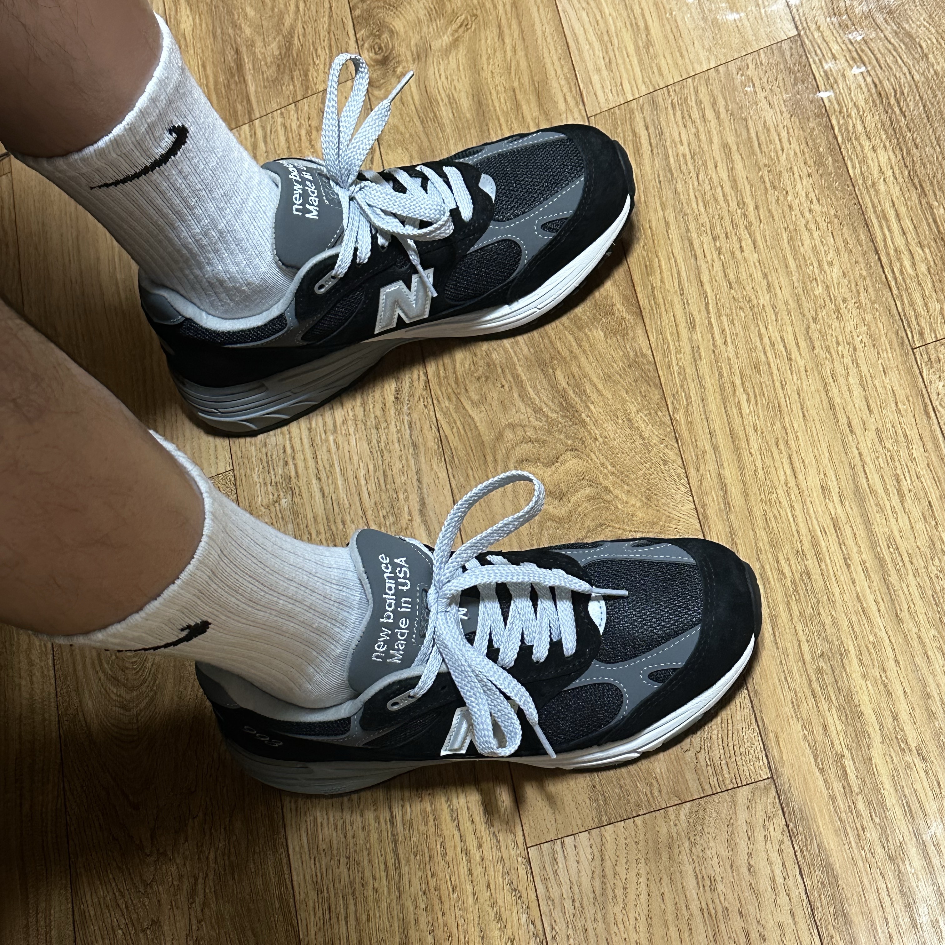 New Balance 993 Made in USA Black - D Standard 착용 스타일 - 1