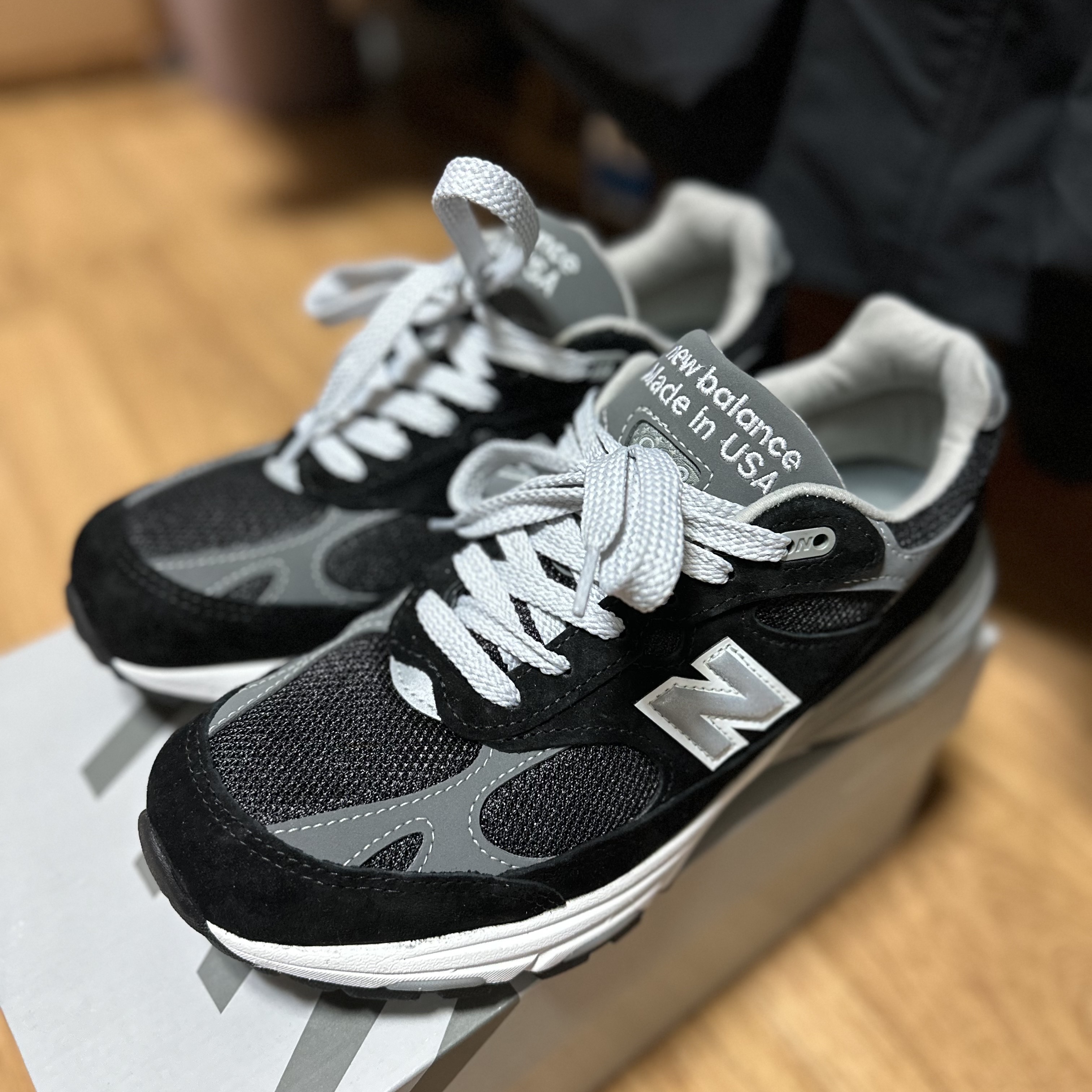 New Balance 993 Made in USA Black - D Standard 착용 스타일 - 2