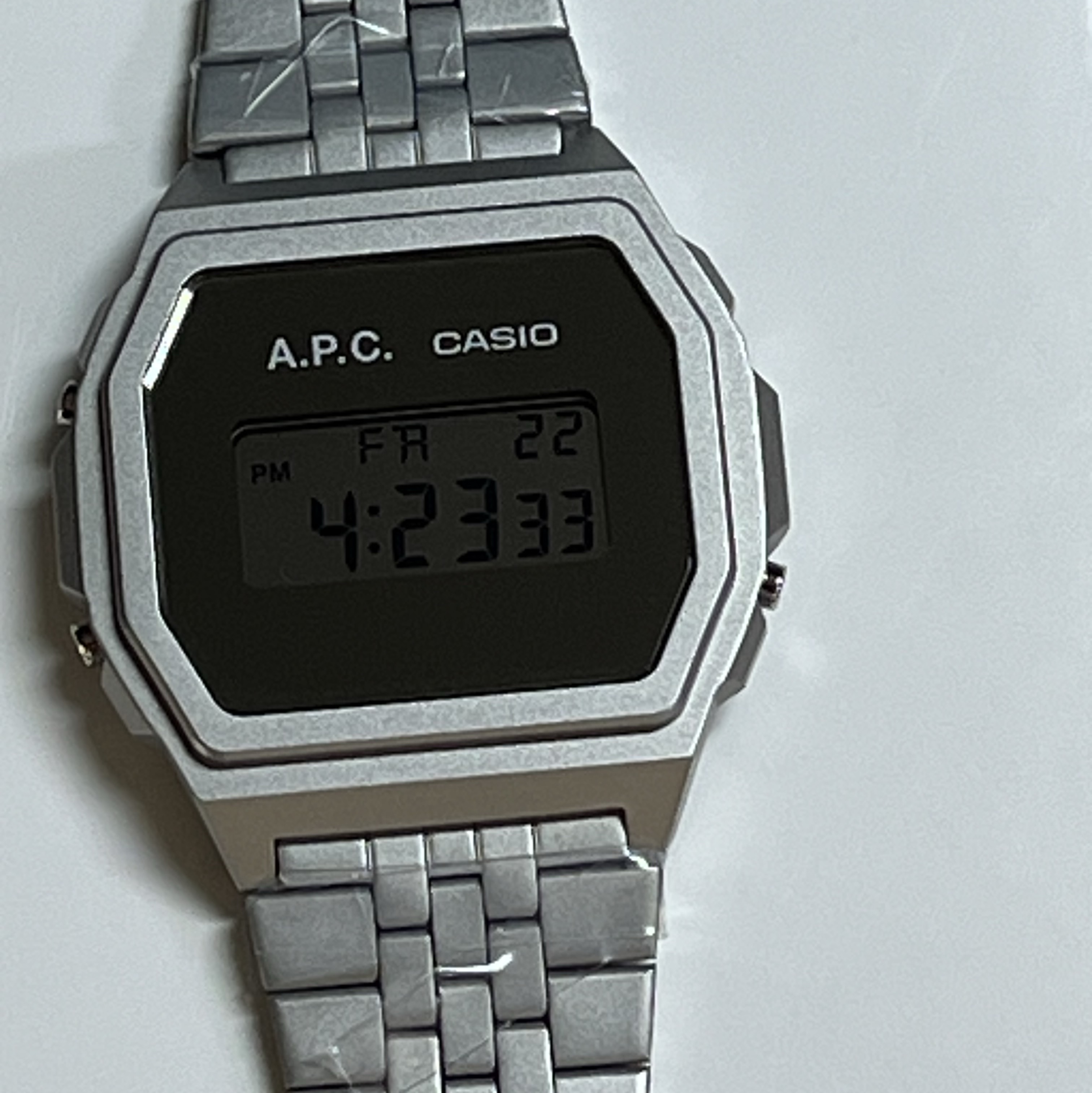 Casio x A.P.C. A1000ACD-7, Gucci Icon Thin Band 18K Yellow Gold 착용 스타일 - 5
