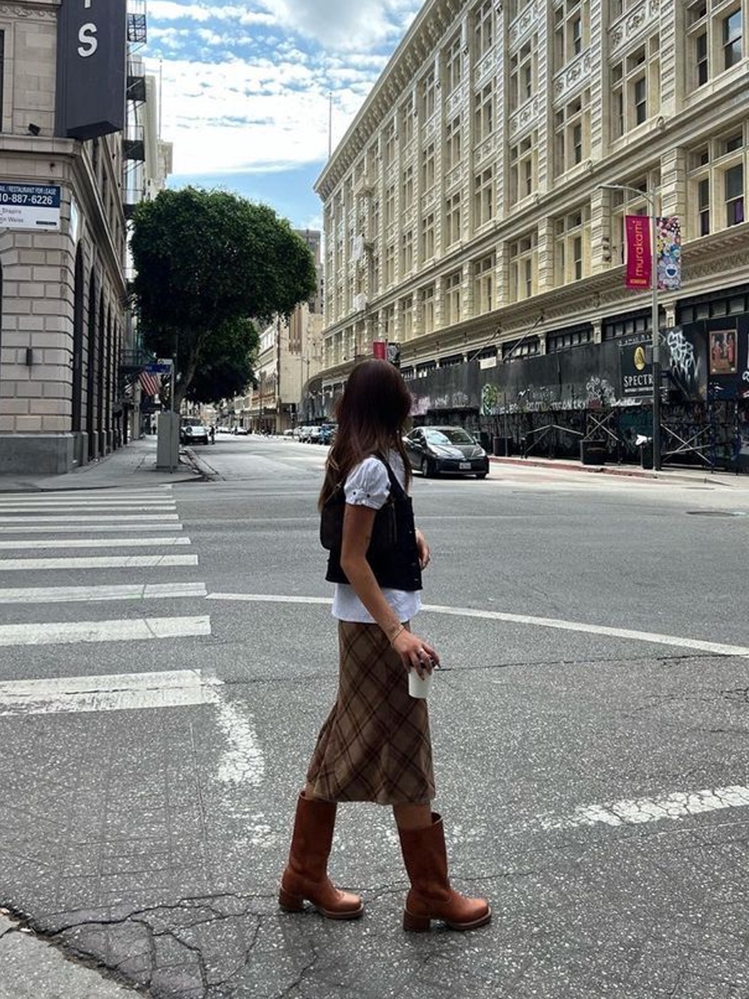 (W) Burberry Check Bouclé Mini Skirt Archive Beige, Margarin Fingers Check Frill Midi Skirt Brown 착용 스타일 - 3