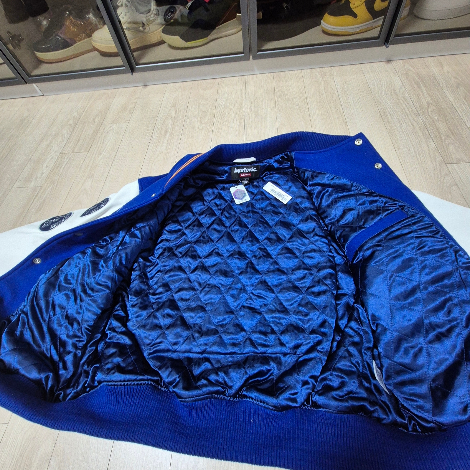 Supreme x Hysteric Glamour Varsity Jacket Blue - 24FW 착용 스타일 - 6