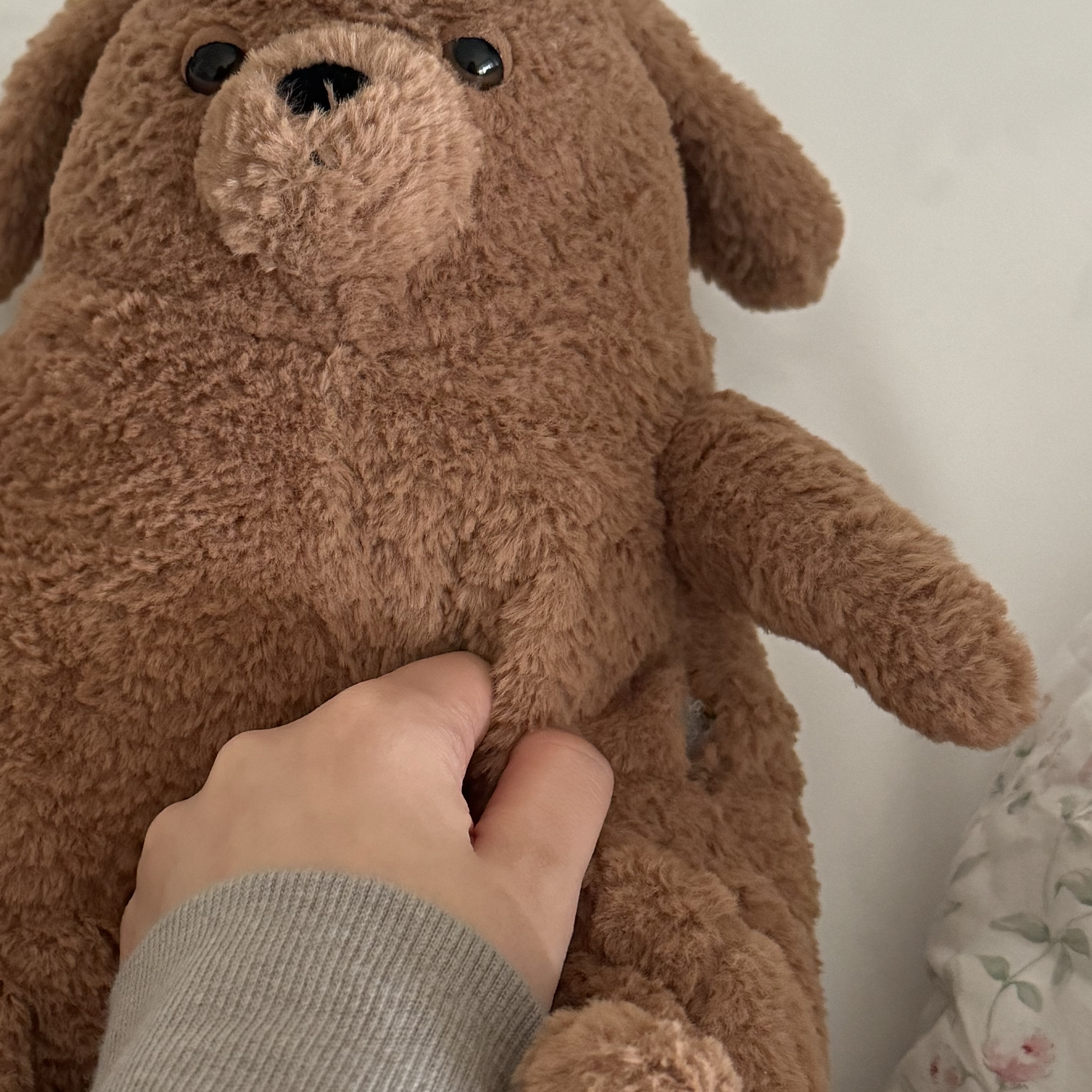 Jellycat Amore Dog Brown 착용 스타일