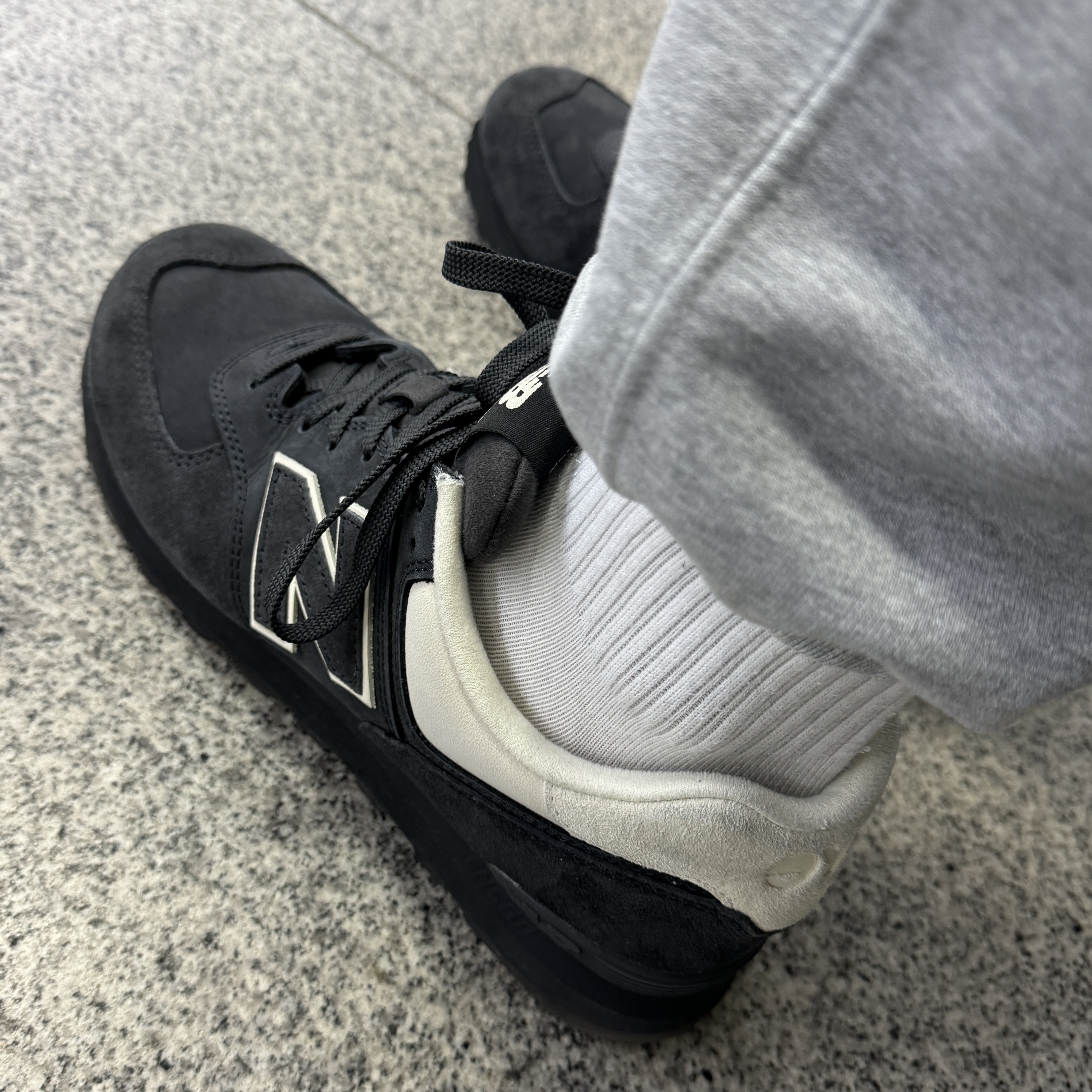 New Balance x Comme des Garcons Junya Watanabe Man 574 Suede Grey Off White 착용 스타일
