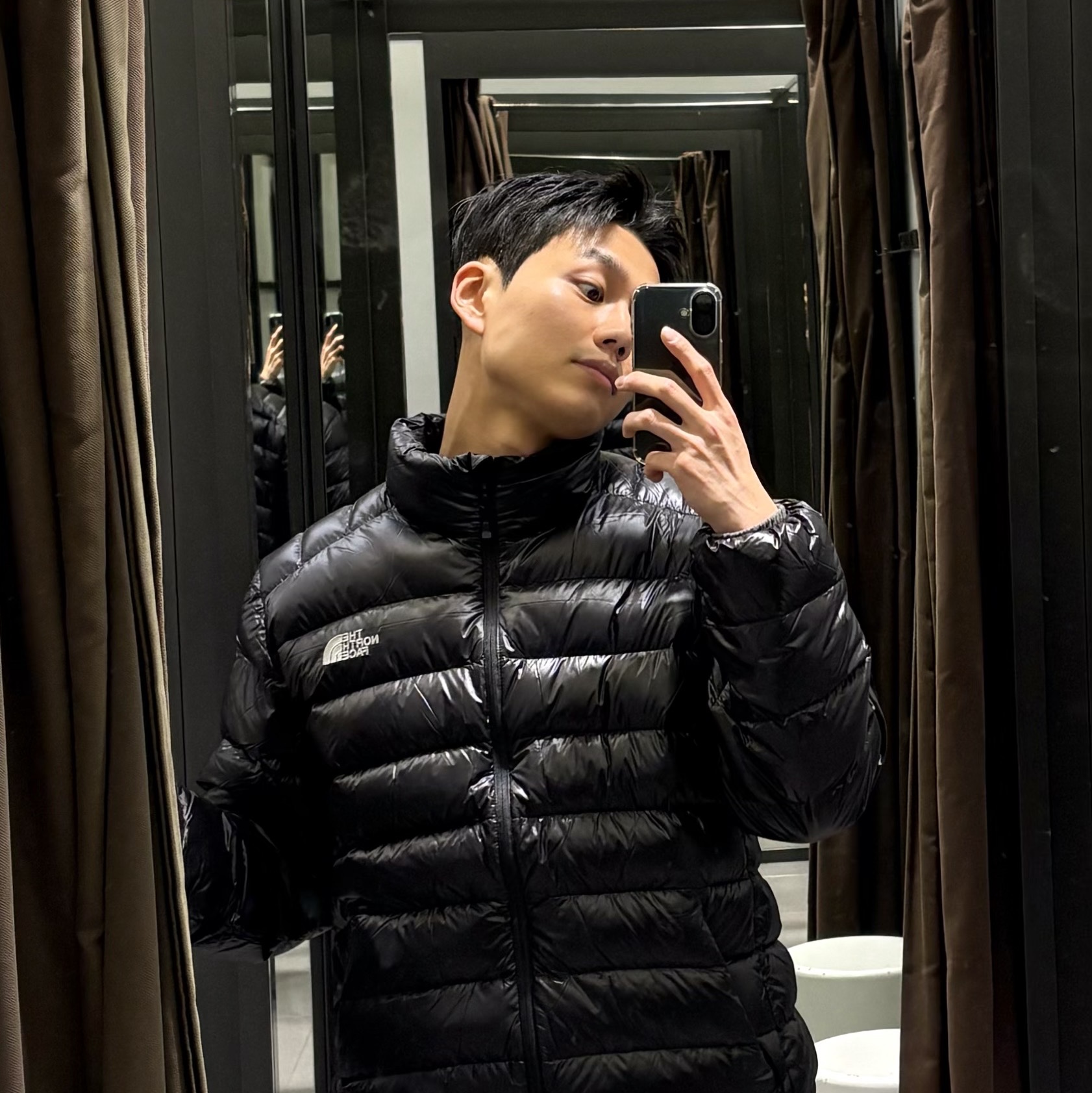 The North Face Matier RDS Down Jacket Black - 24FW, Kinchi Shower - 808 (a) Black 착용 스타일 - 2