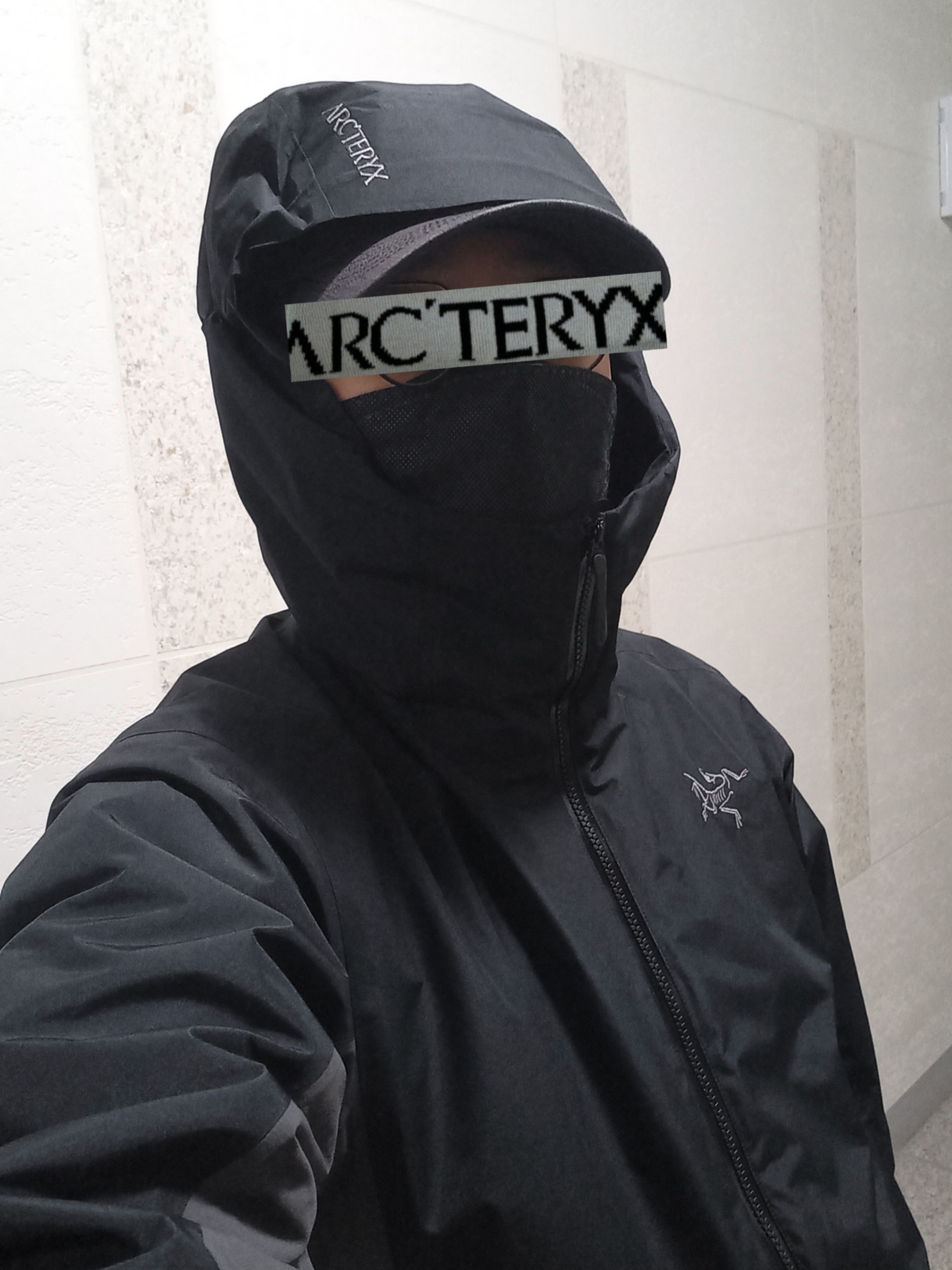 Arc'teryx Solano Insulated Hoody Black Graphite, Arc'teryx Solano Insulated Hoody Black Graphite 착용 스타일 - 1