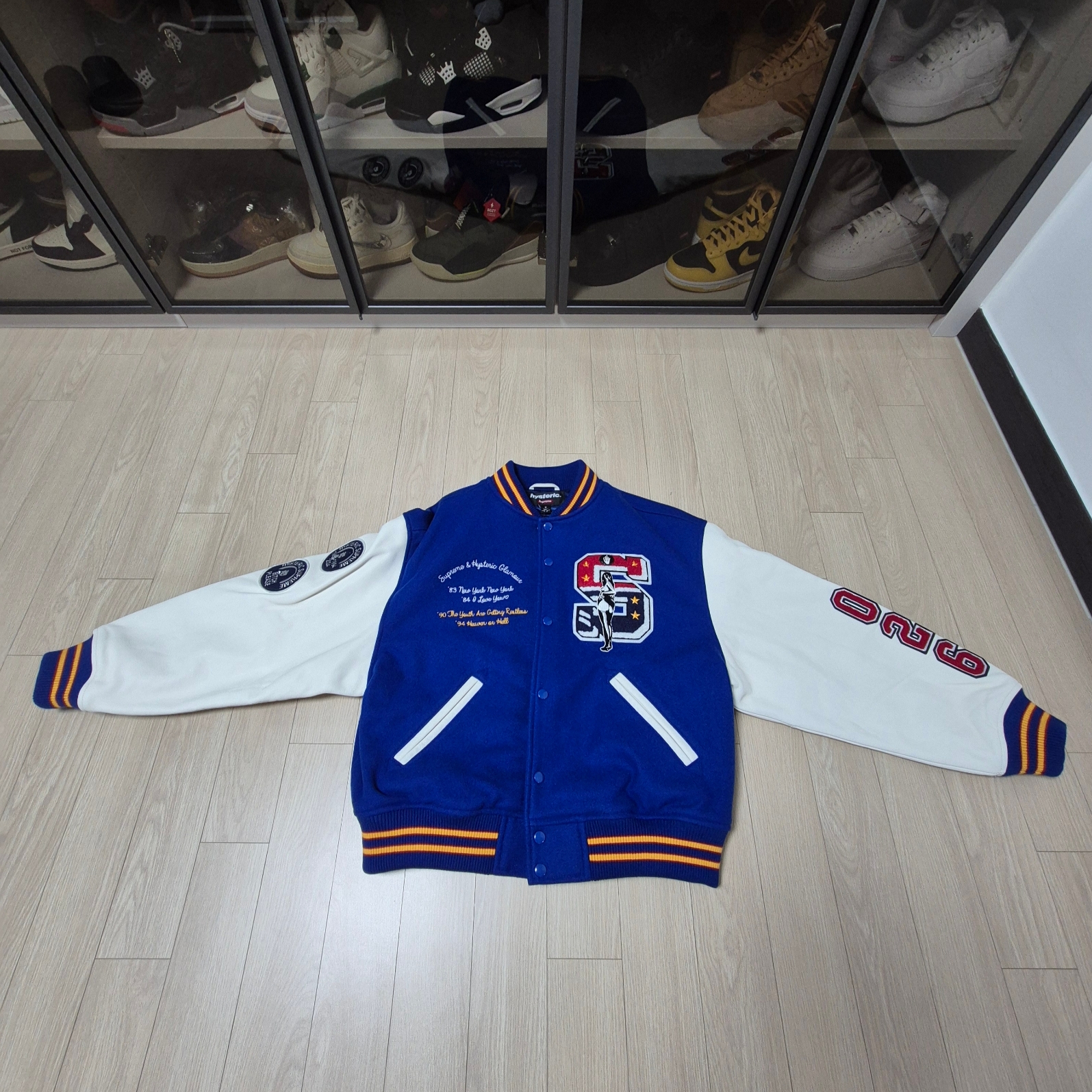Supreme x Hysteric Glamour Varsity Jacket Blue - 24FW 착용 스타일 - 5