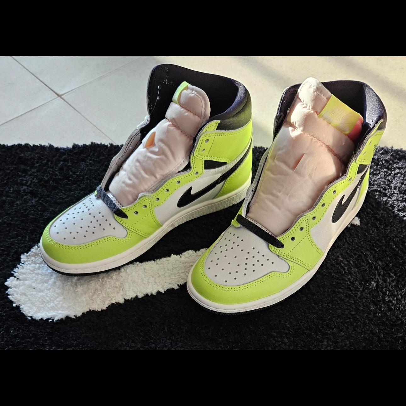 Jordan 1 Retro High OG Volt 착용 스타일 - 2