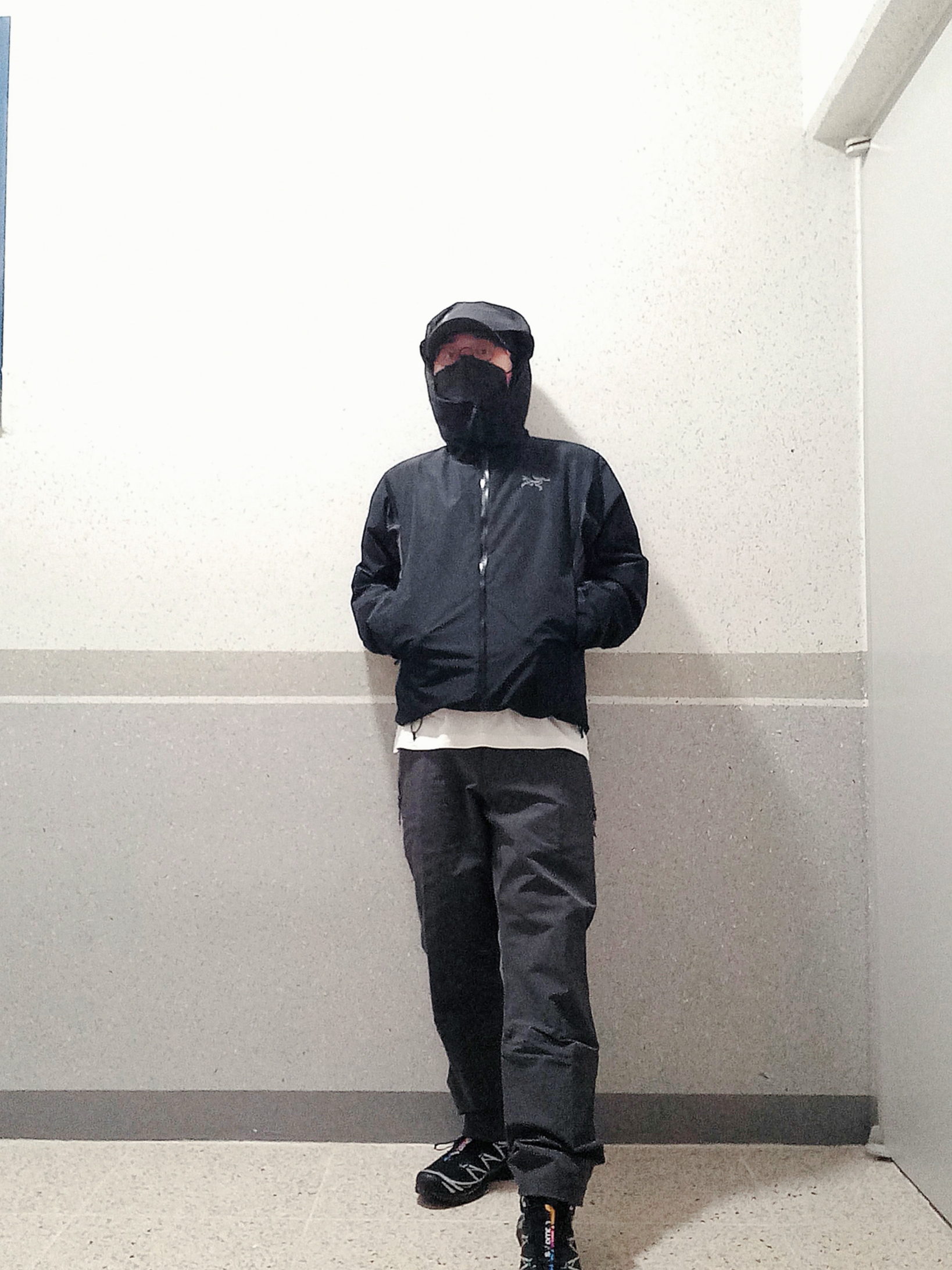 Arc'teryx Solano Insulated Hoody Black Graphite, Arc'teryx Solano Insulated Hoody Black Graphite 착용 스타일 - 5