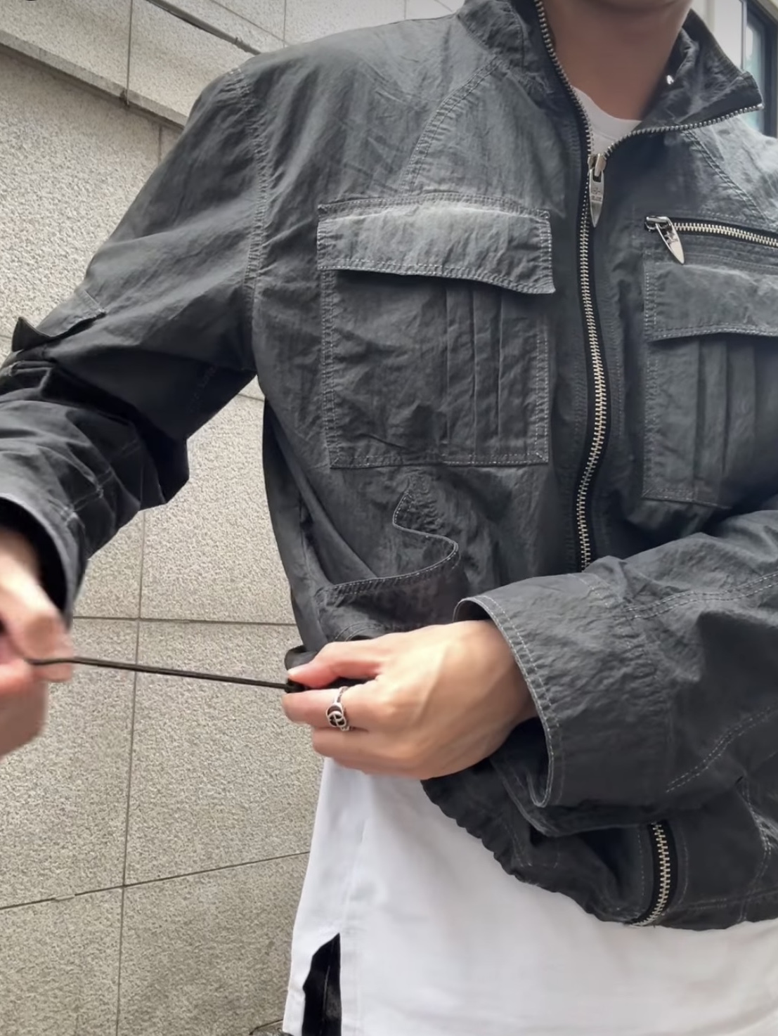 BLR Dyed Multi Pocket Nylon Work Jacket Grey 착용 스타일