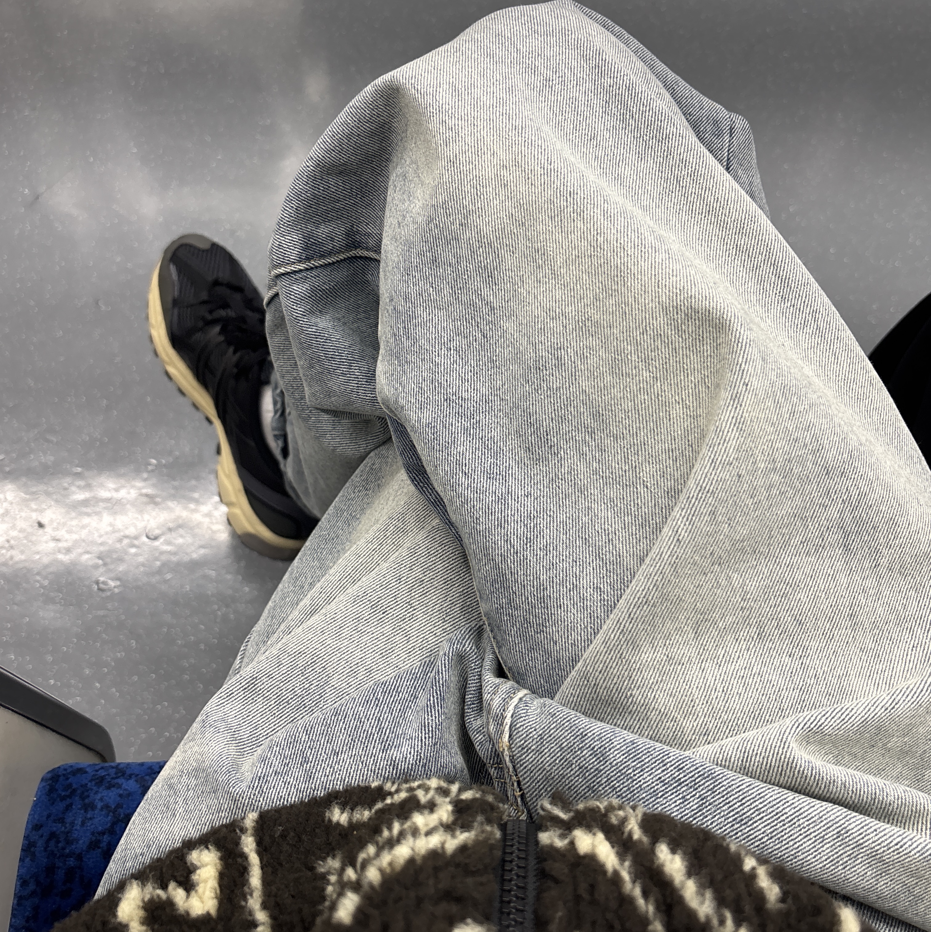 Asics Gel-Sonoma 15-50 Black Carrier Grey, Thisisneverthat x Gramicci Fleece Vest Brown 착용 스타일