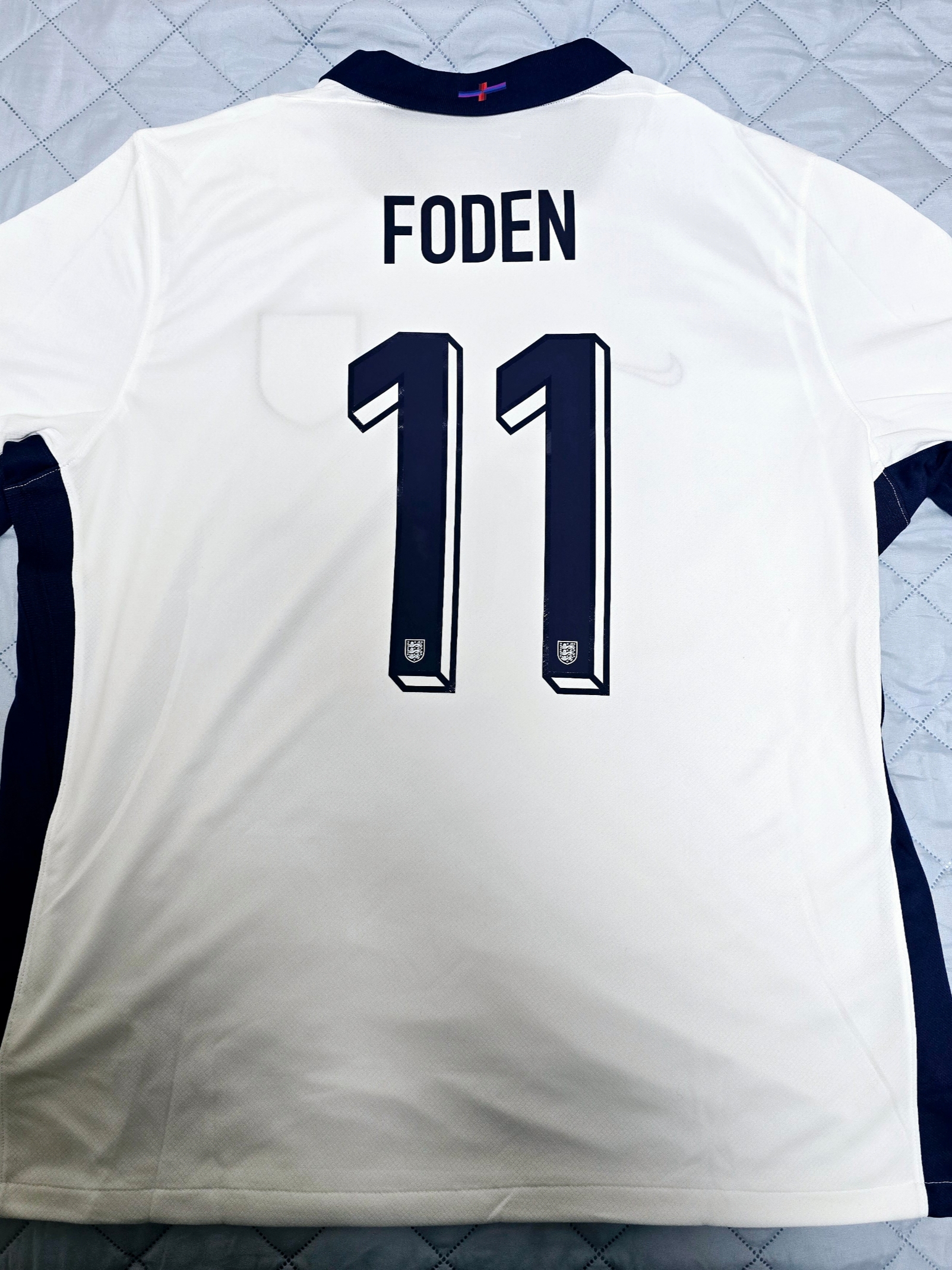 Nike England 2024/25 Dri-Fit Stadium Home Replica Jersey White Blue Void (Non Marking Ver.) 착용 스타일 - 3