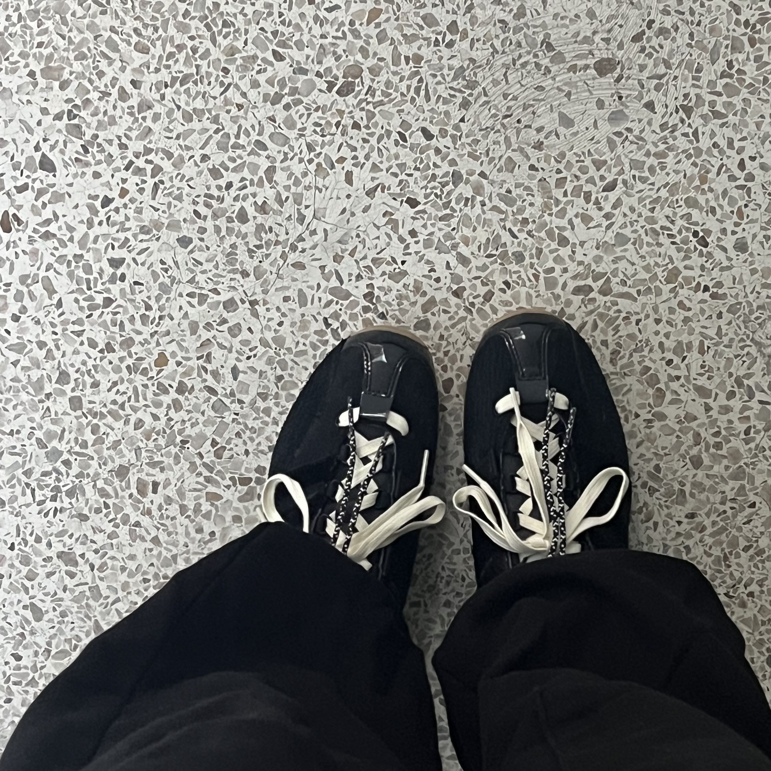 Adidas x Song for the Mute Country OG Core Black Cream White 착용 스타일 - 1