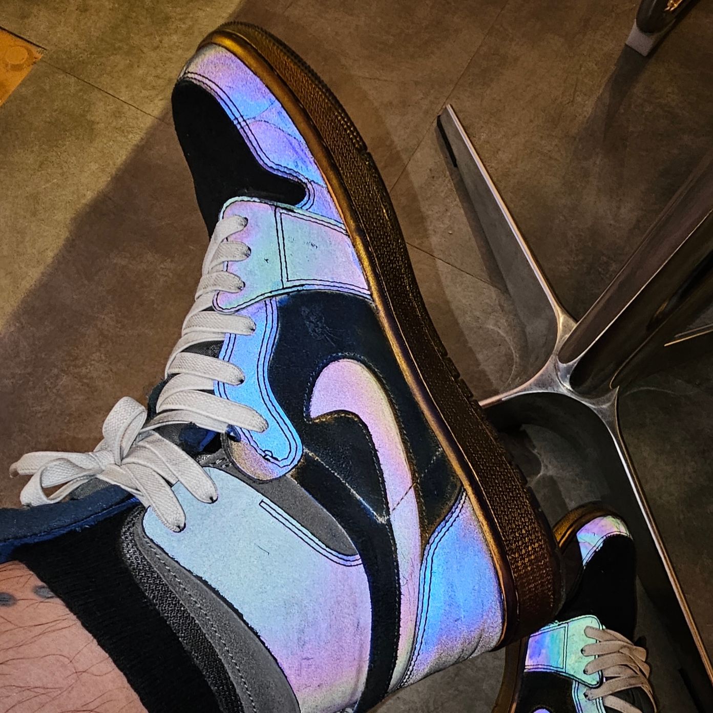 Nike x Off-White Air Force 1 Mid SP Black, Jordan 1 x League of Legends Zoom Air CMFT Esports 착용 스타일 - 4